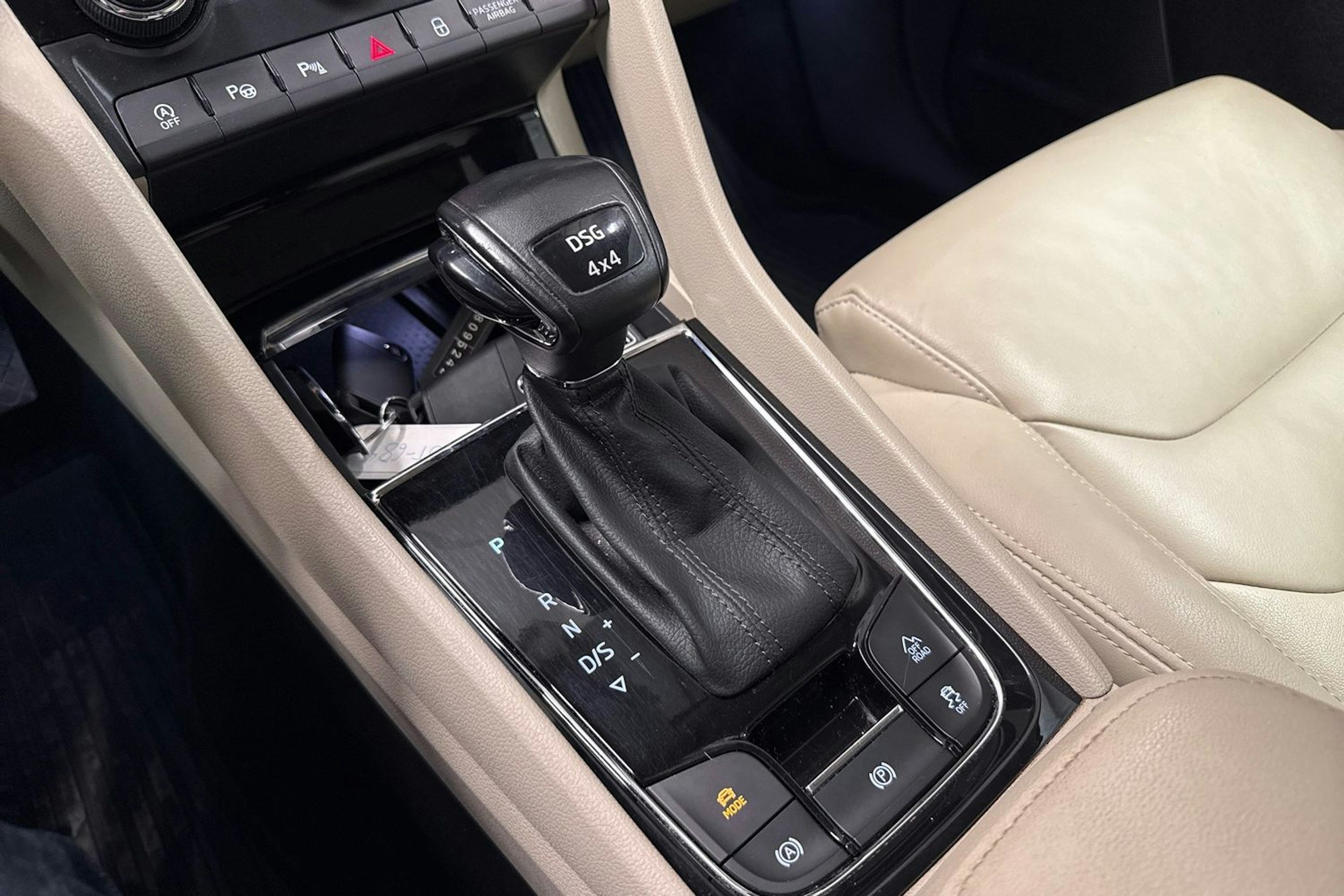 harmaa Skoda Kodiaq 2018 kuva 25.