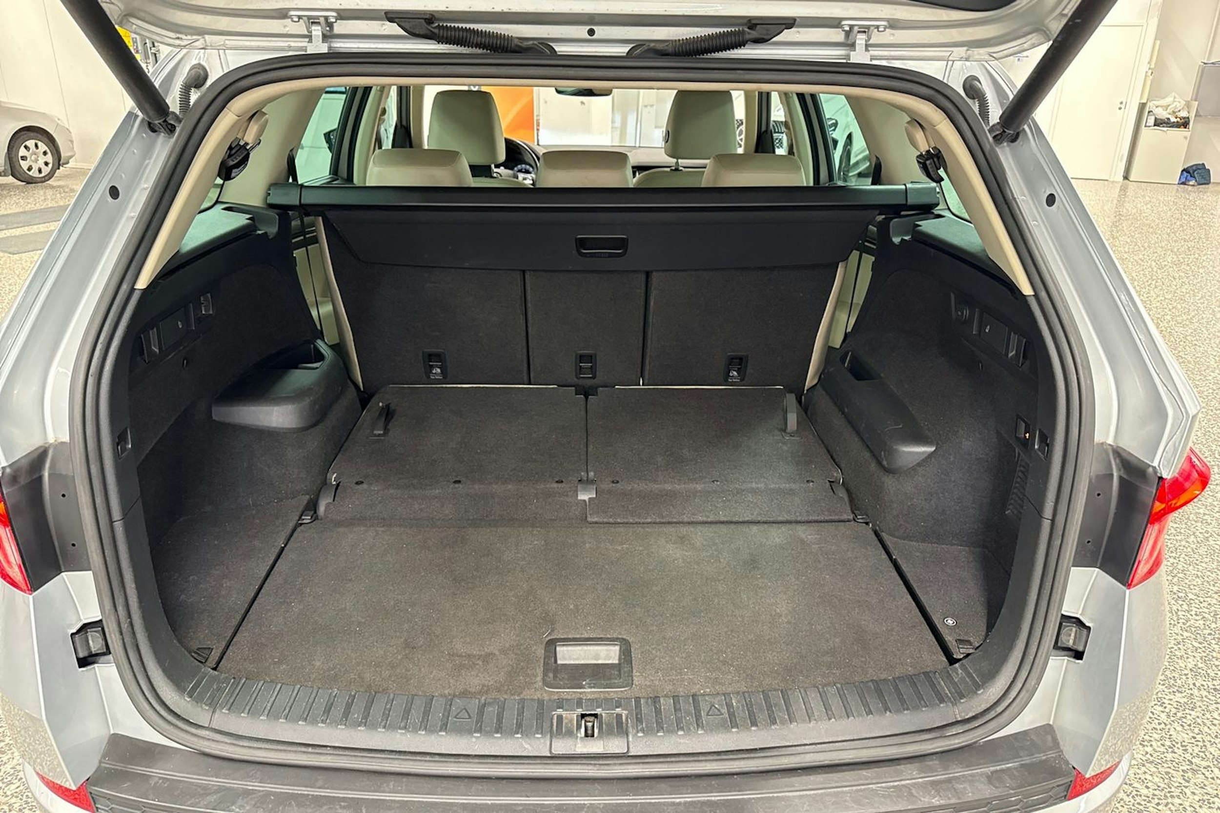 harmaa Skoda Kodiaq 2018 kuva 29.