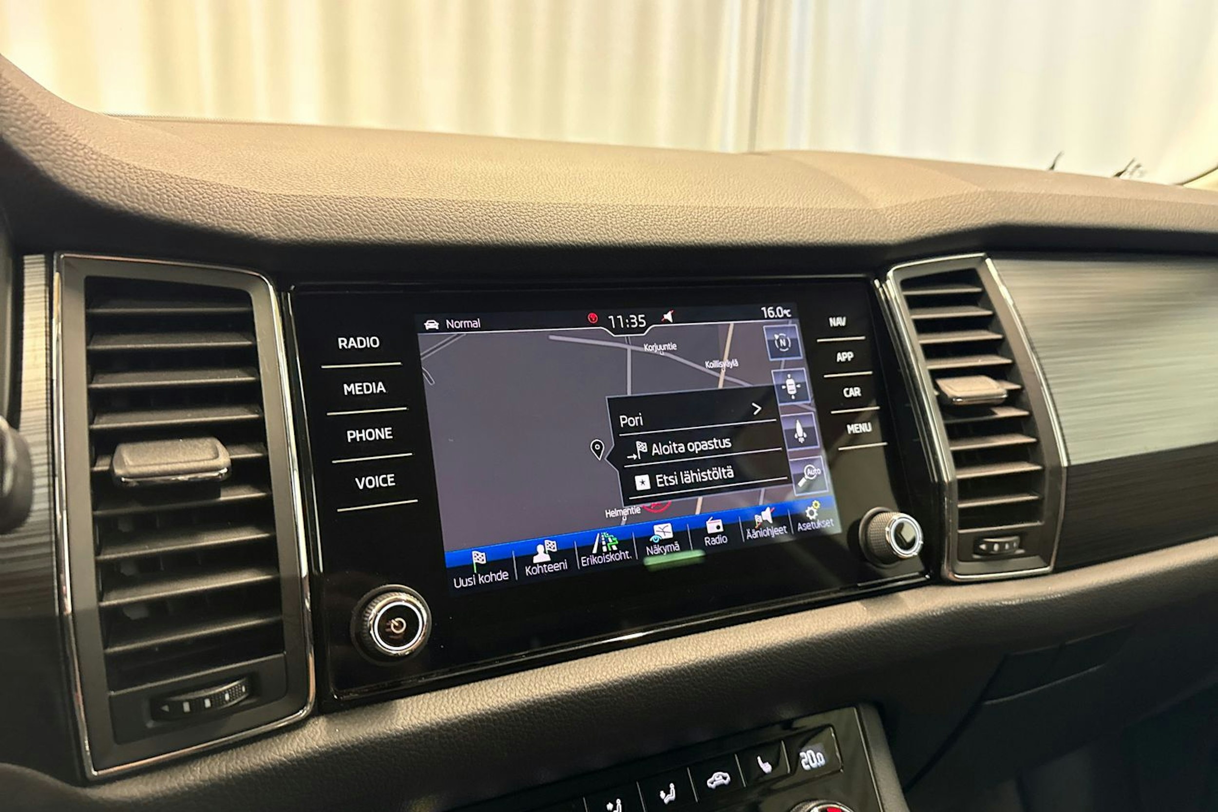 sininen Skoda Kodiaq 2018 kuva 20.