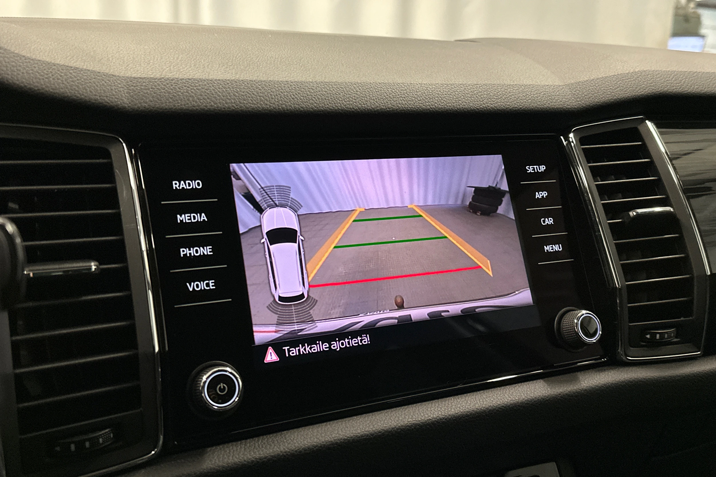 musta Skoda Kodiaq 2019 kuva 18.
