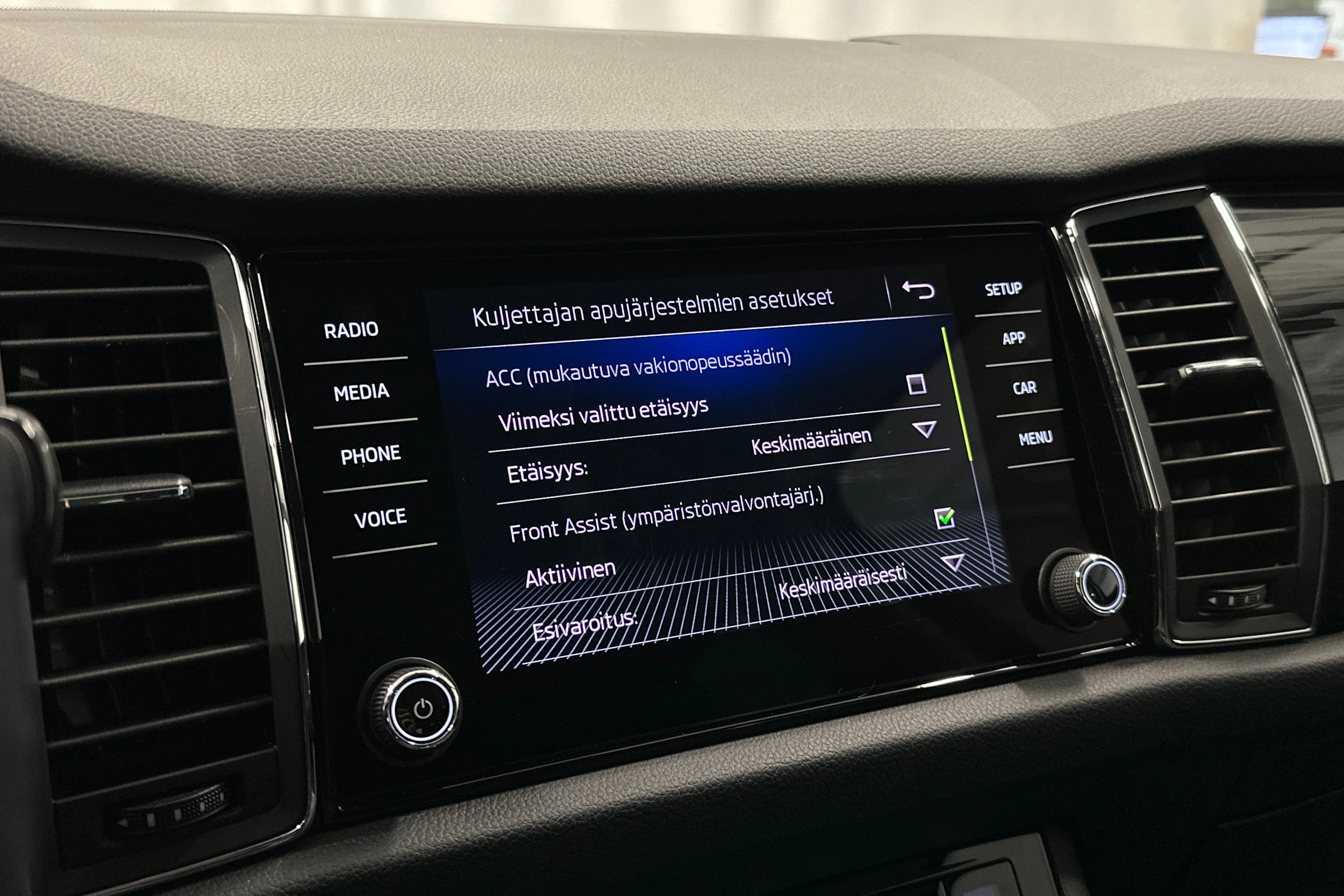 musta Skoda Kodiaq 2019 kuva 20.
