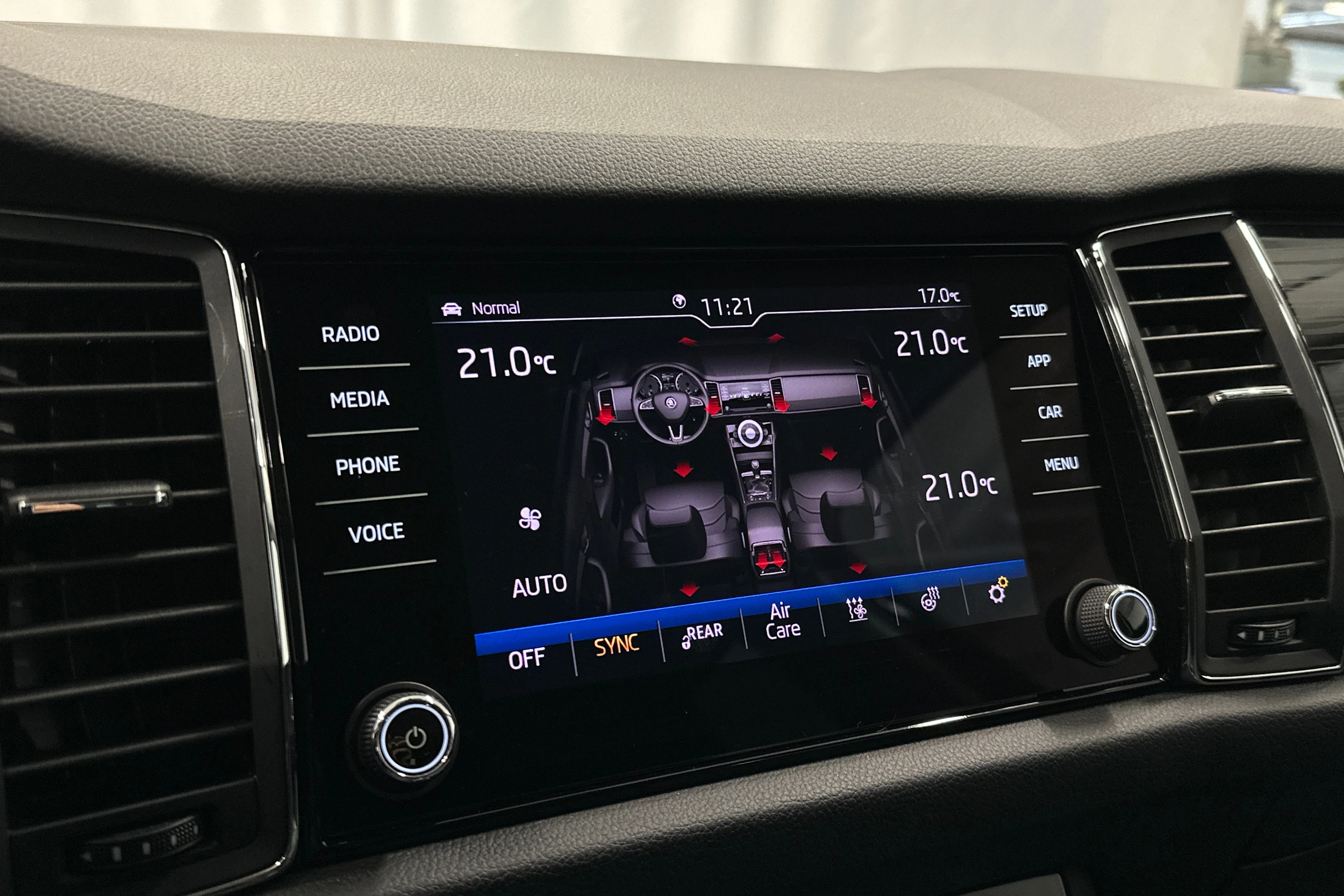 musta Skoda Kodiaq 2019 kuva 23.