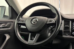 valkoinen Skoda Kodiaq 2019 kuva 12.