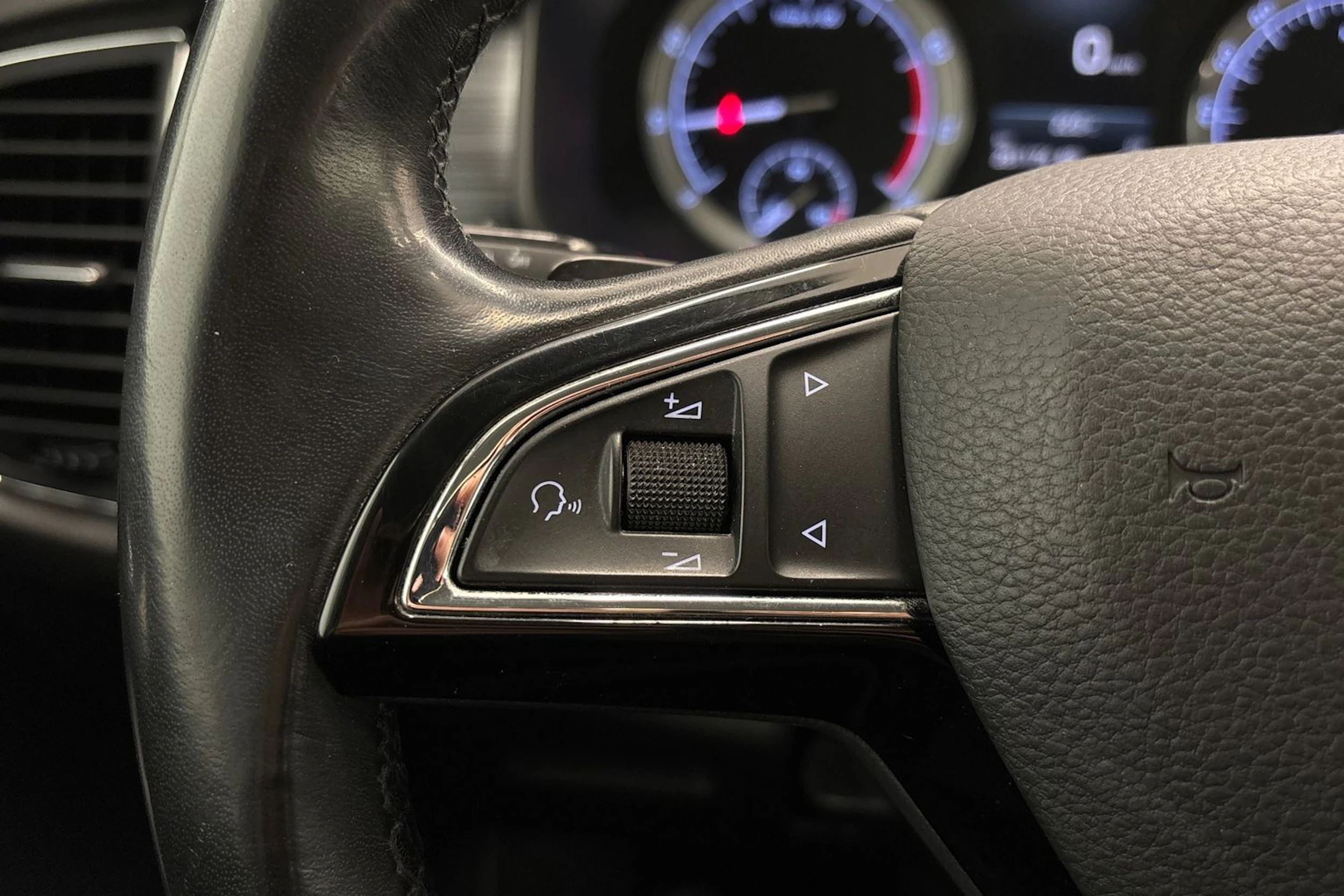 valkoinen Skoda Kodiaq 2019 kuva 13.