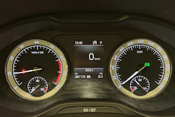 valkoinen Skoda Kodiaq 2019 kuva 16.