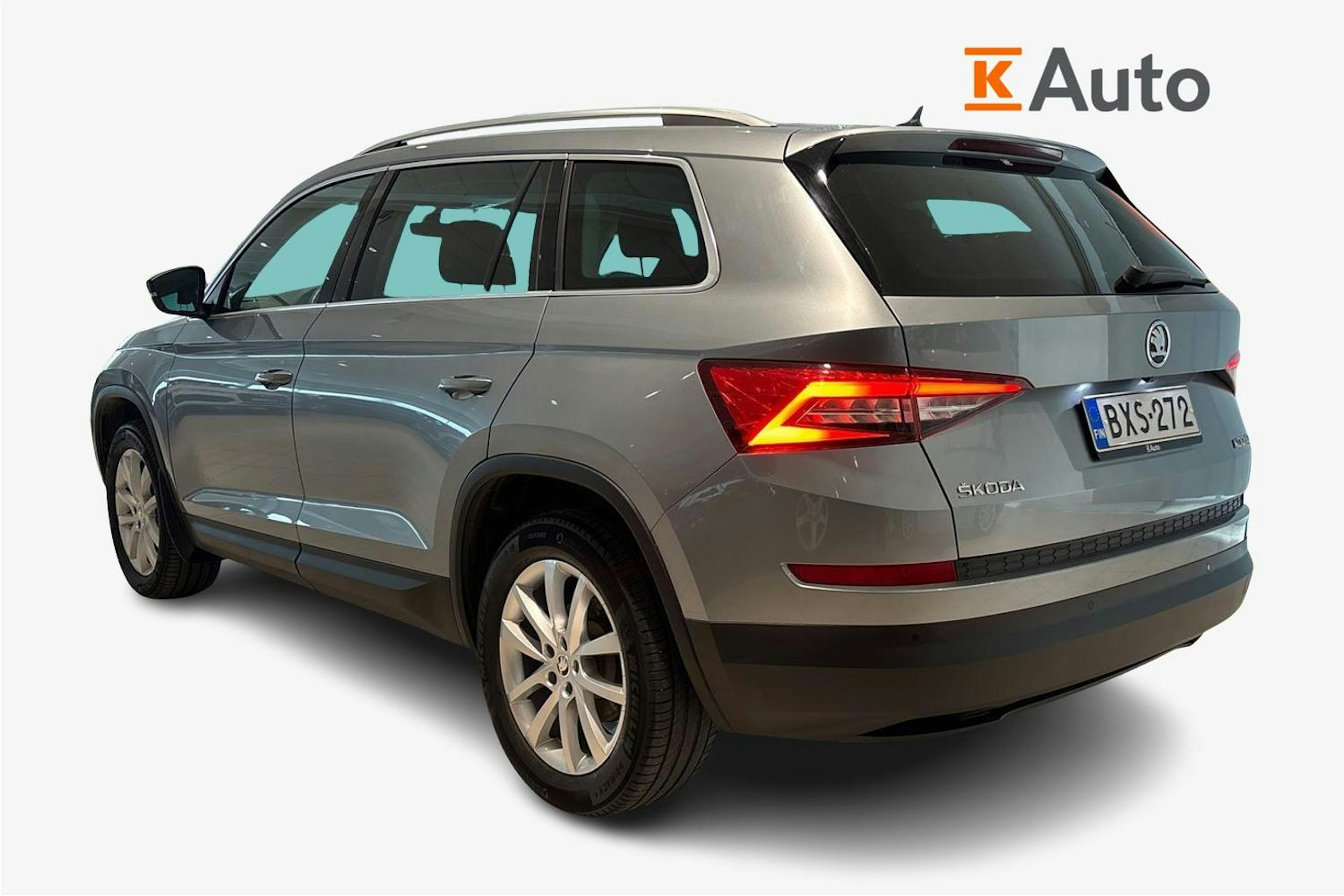 Harmaa Skoda KODIAQ 2019 kuva 2.