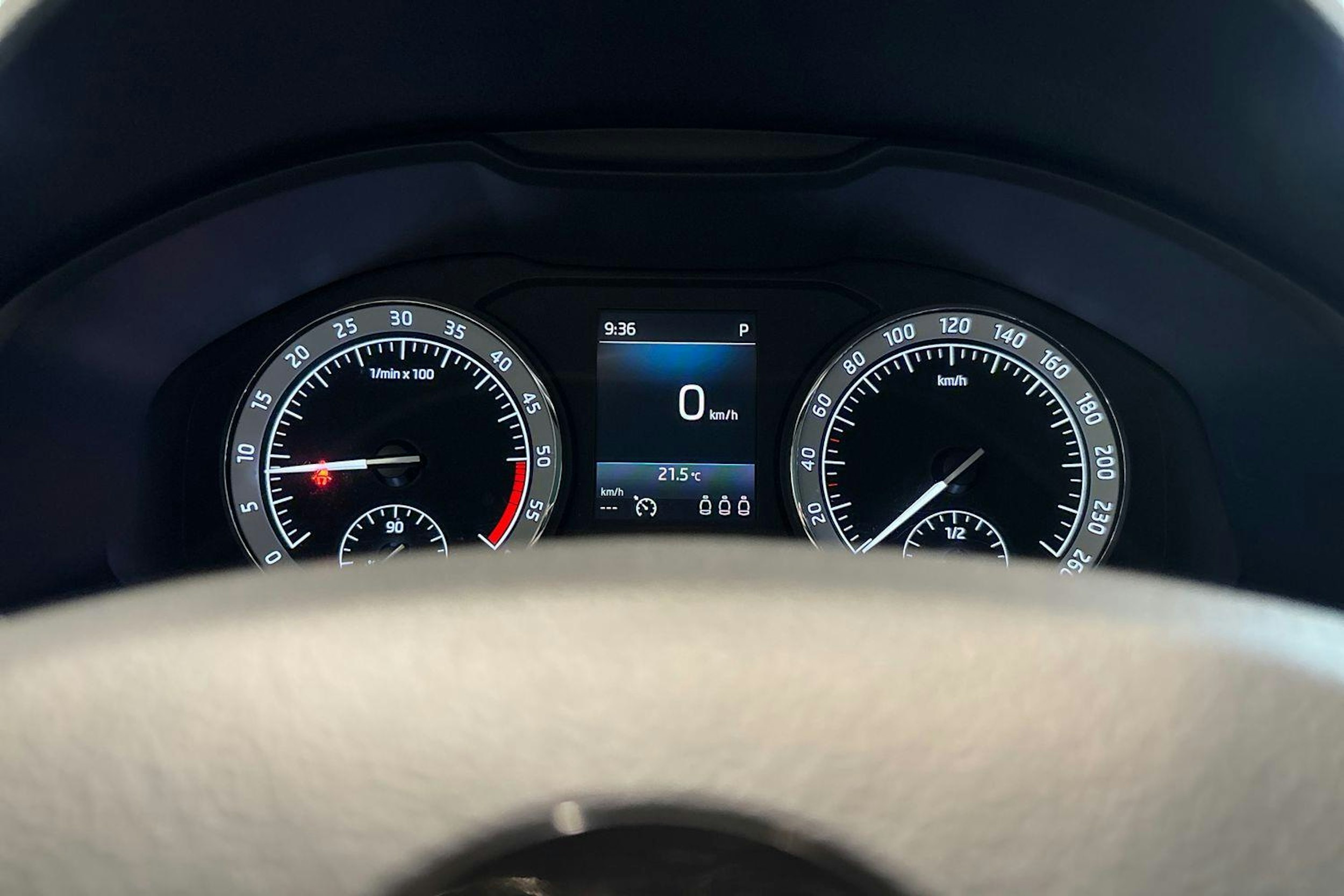 Harmaa Skoda KODIAQ 2019 kuva 11.