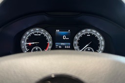 Harmaa Skoda KODIAQ 2019 kuva 11.
