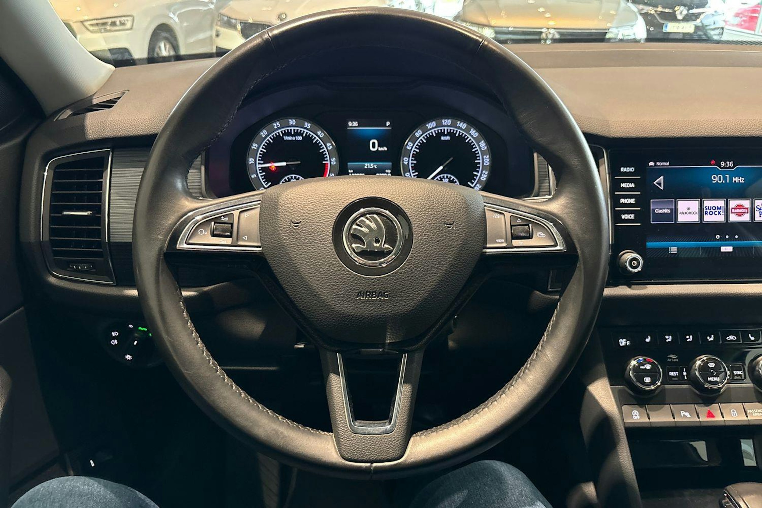 Harmaa Skoda KODIAQ 2019 kuva 12.