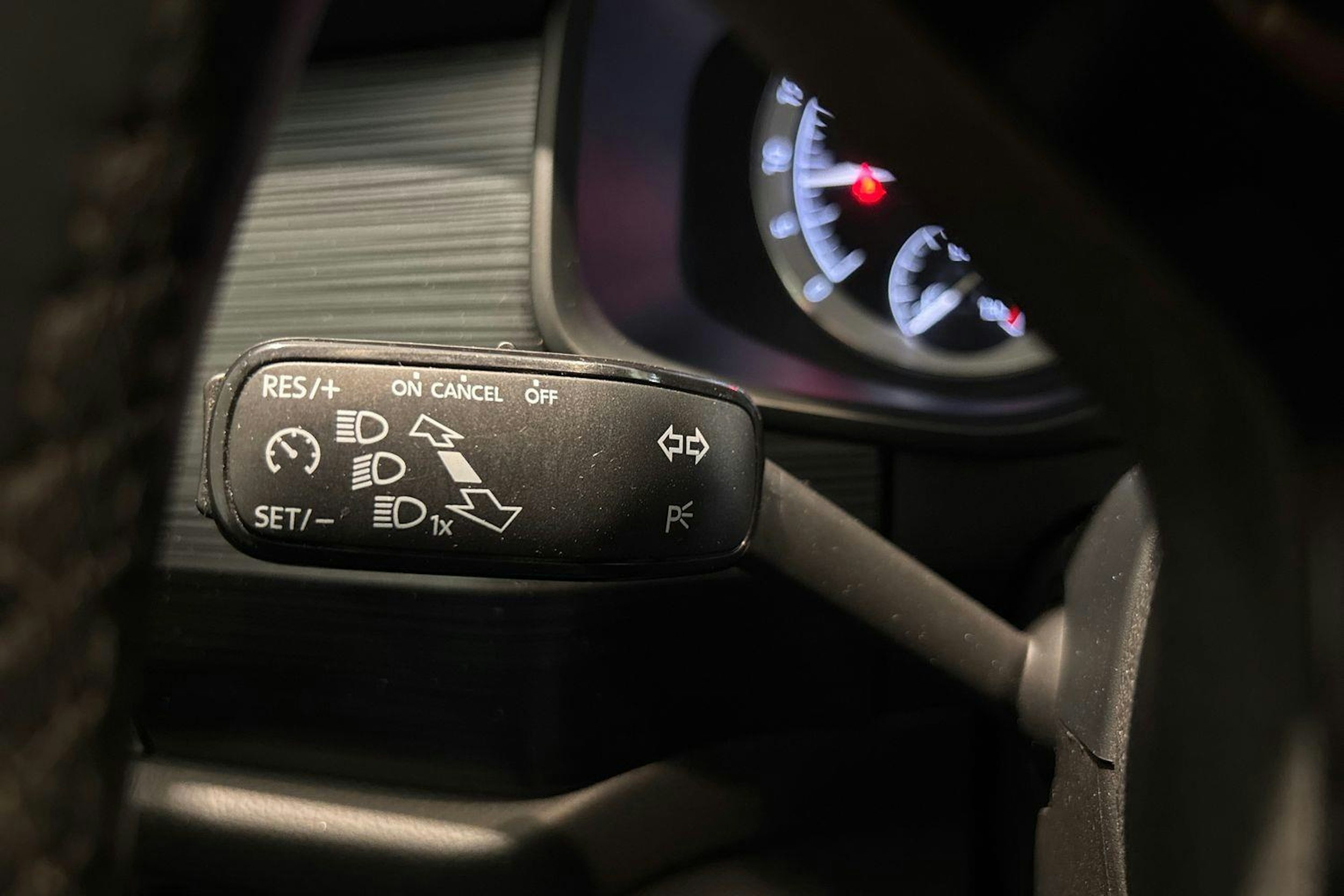 Harmaa Skoda KODIAQ 2019 kuva 13.