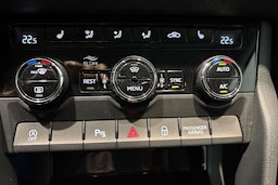 Harmaa Skoda KODIAQ 2019 kuva 16.