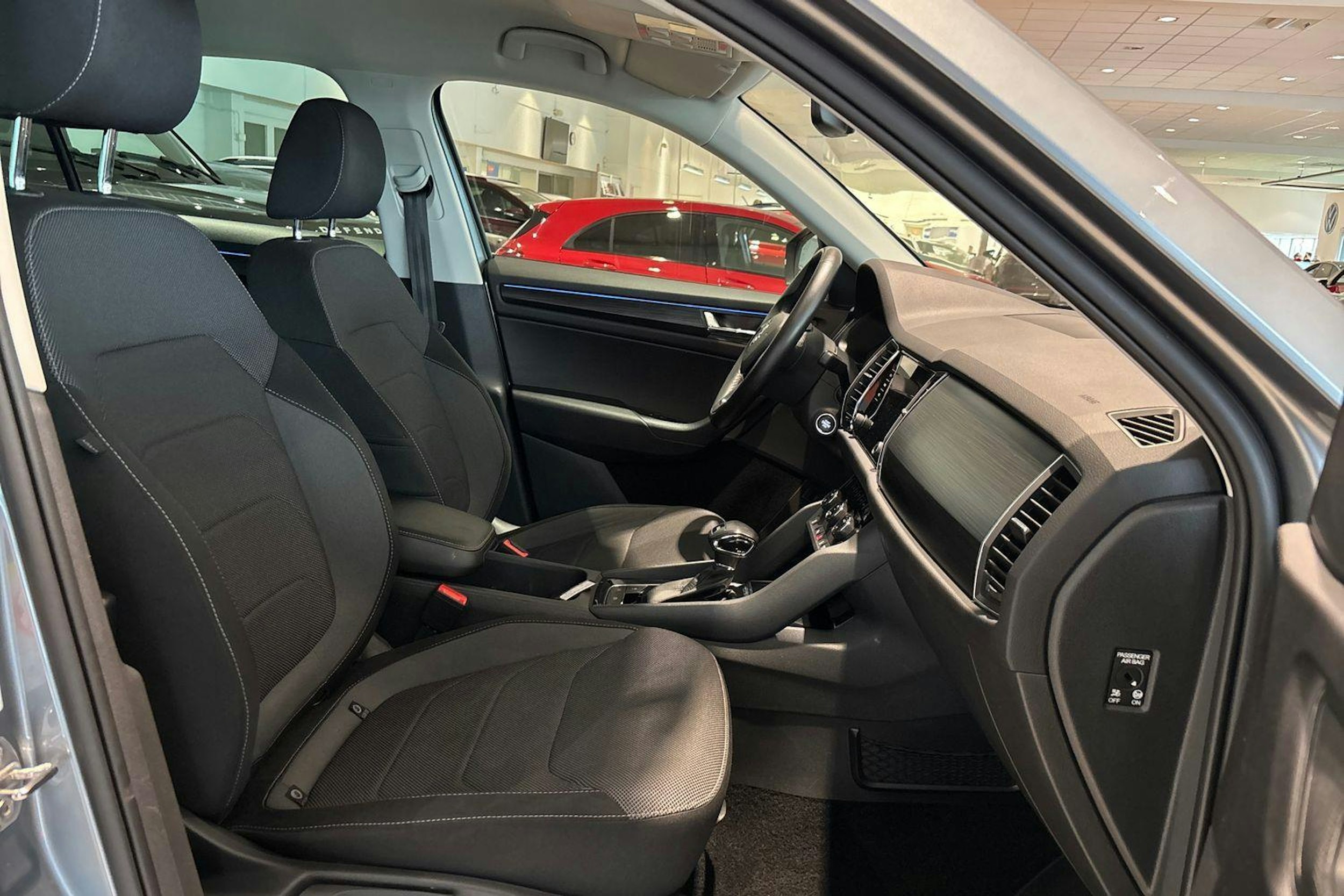 Harmaa Skoda KODIAQ 2019 kuva 24.