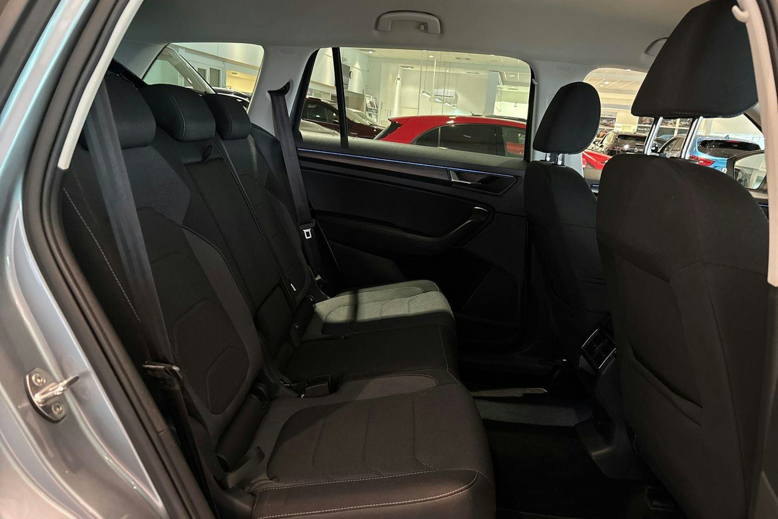Harmaa Skoda KODIAQ 2019 kuva 25.