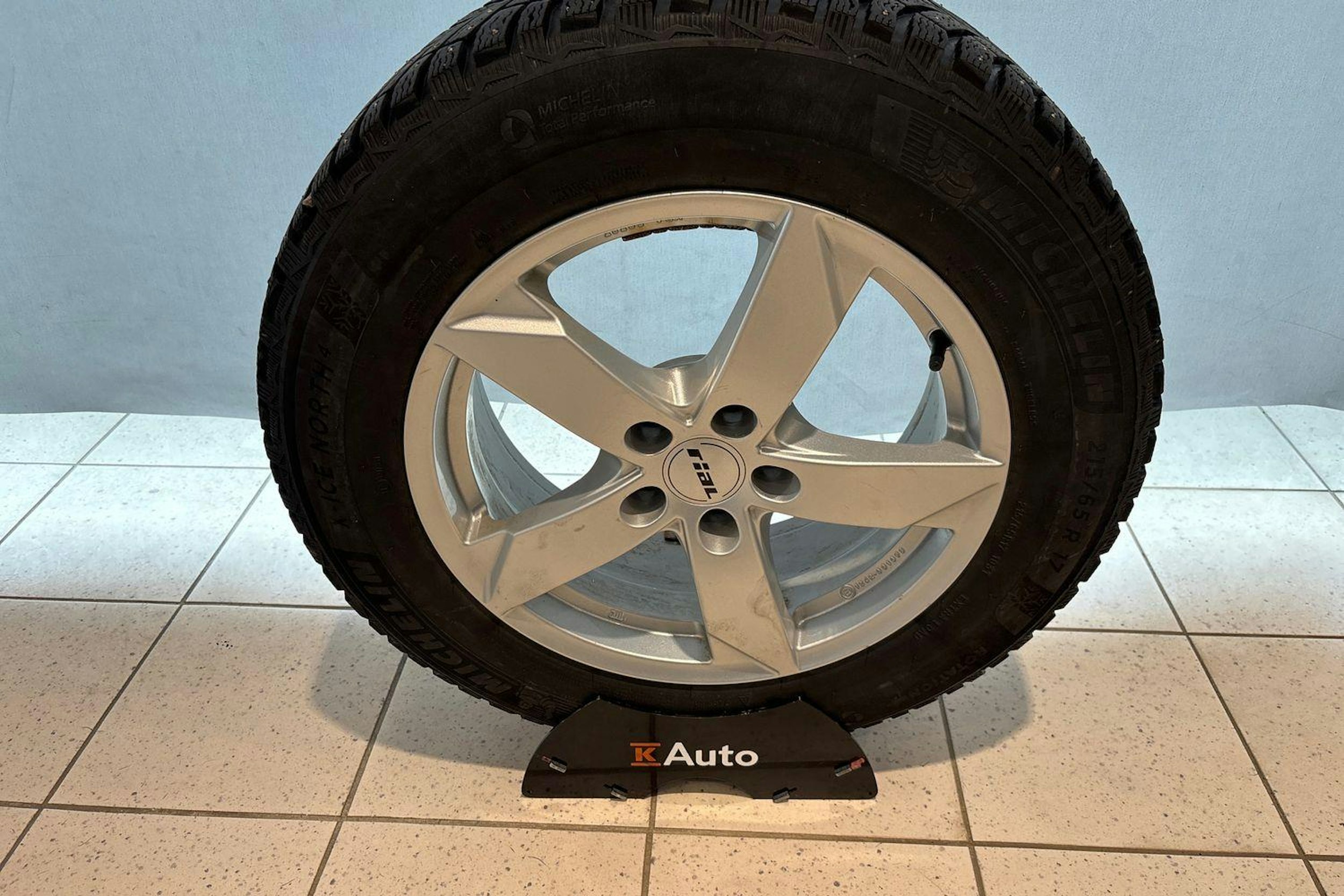 Harmaa Skoda KODIAQ 2019 kuva 27.