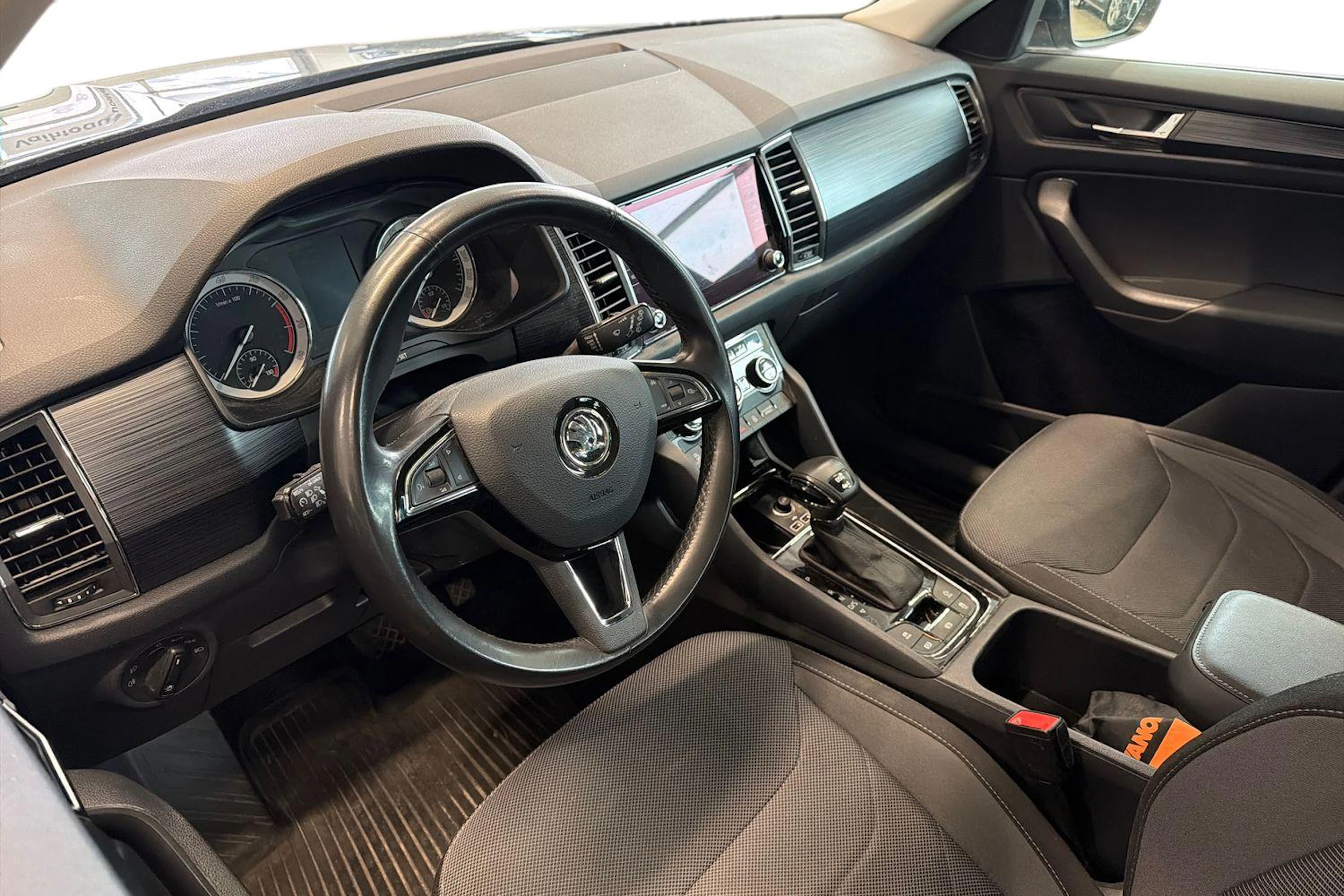 harmaa Skoda Kodiaq 2019 kuva 3.