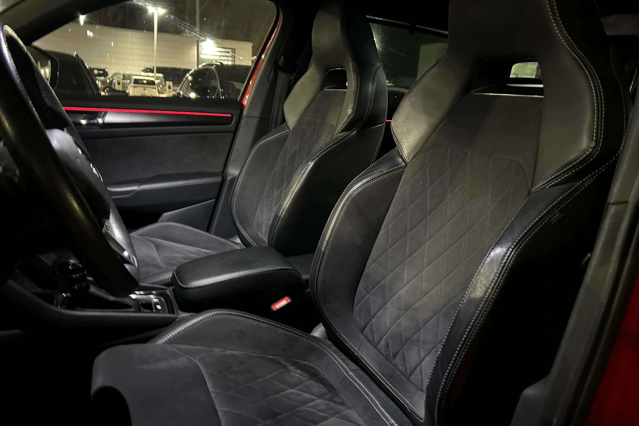 punainen Skoda Kodiaq 2019 kuva 4.