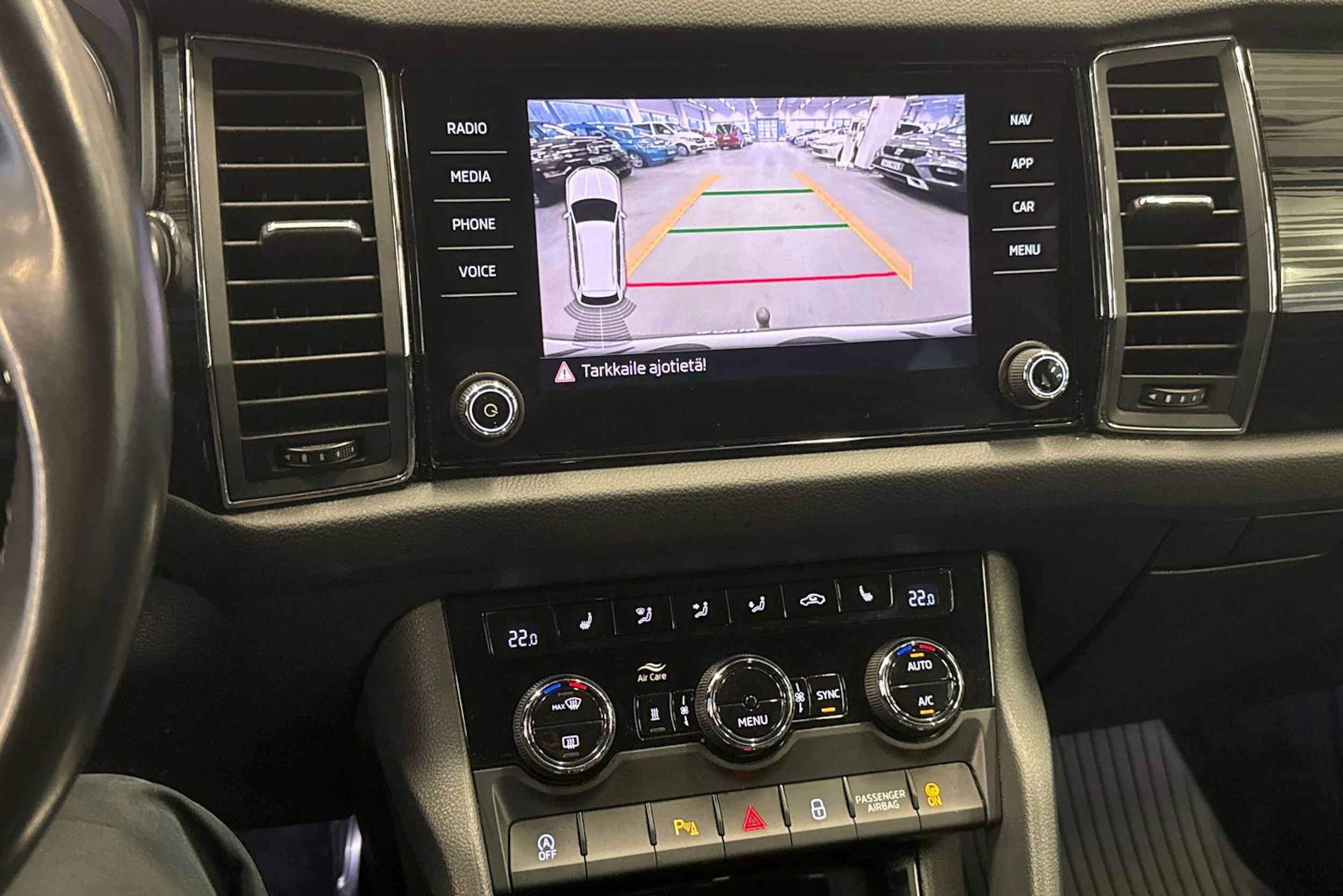 harmaa Skoda Kodiaq 2019 kuva 19.