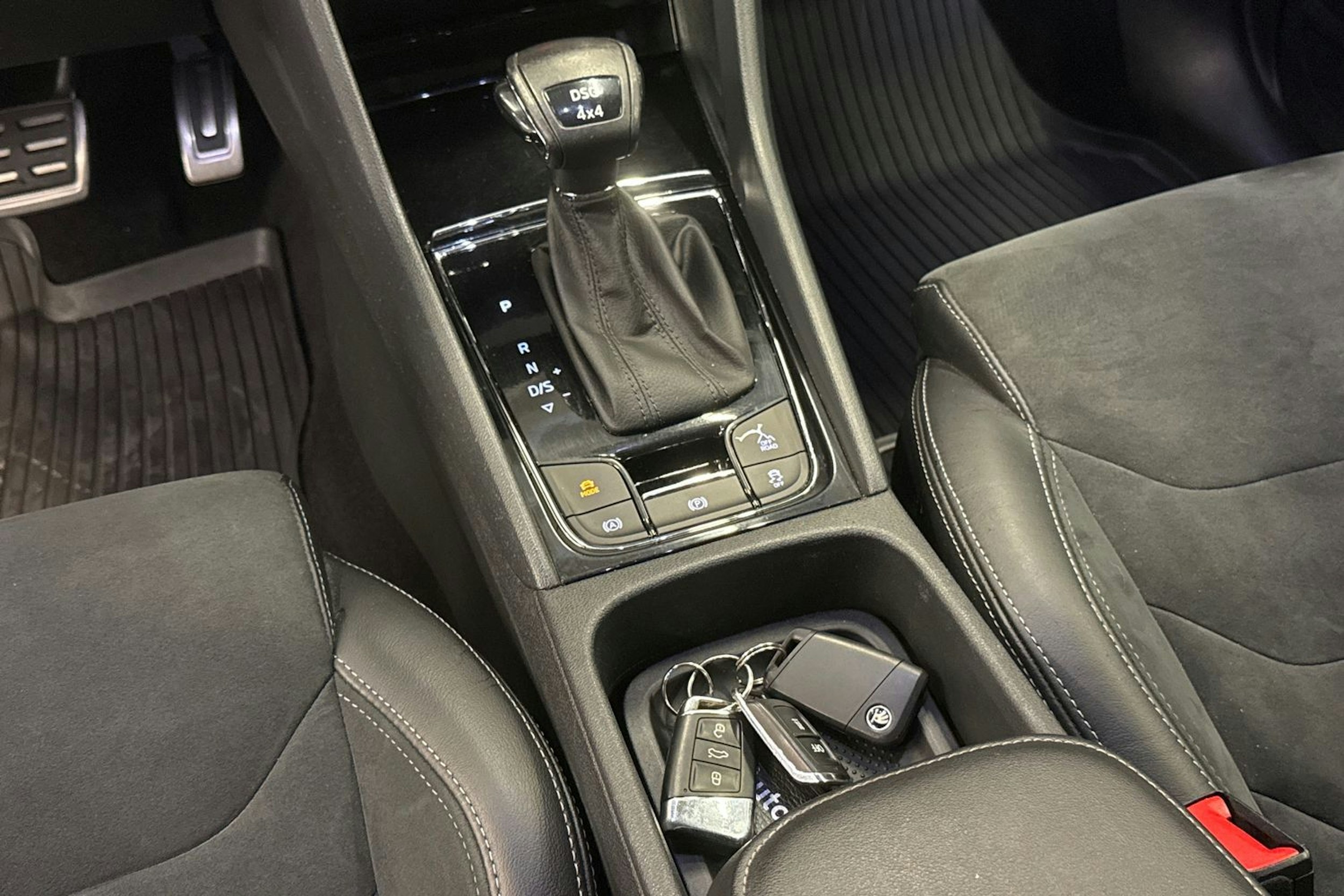 harmaa Skoda Kodiaq 2019 kuva 20.