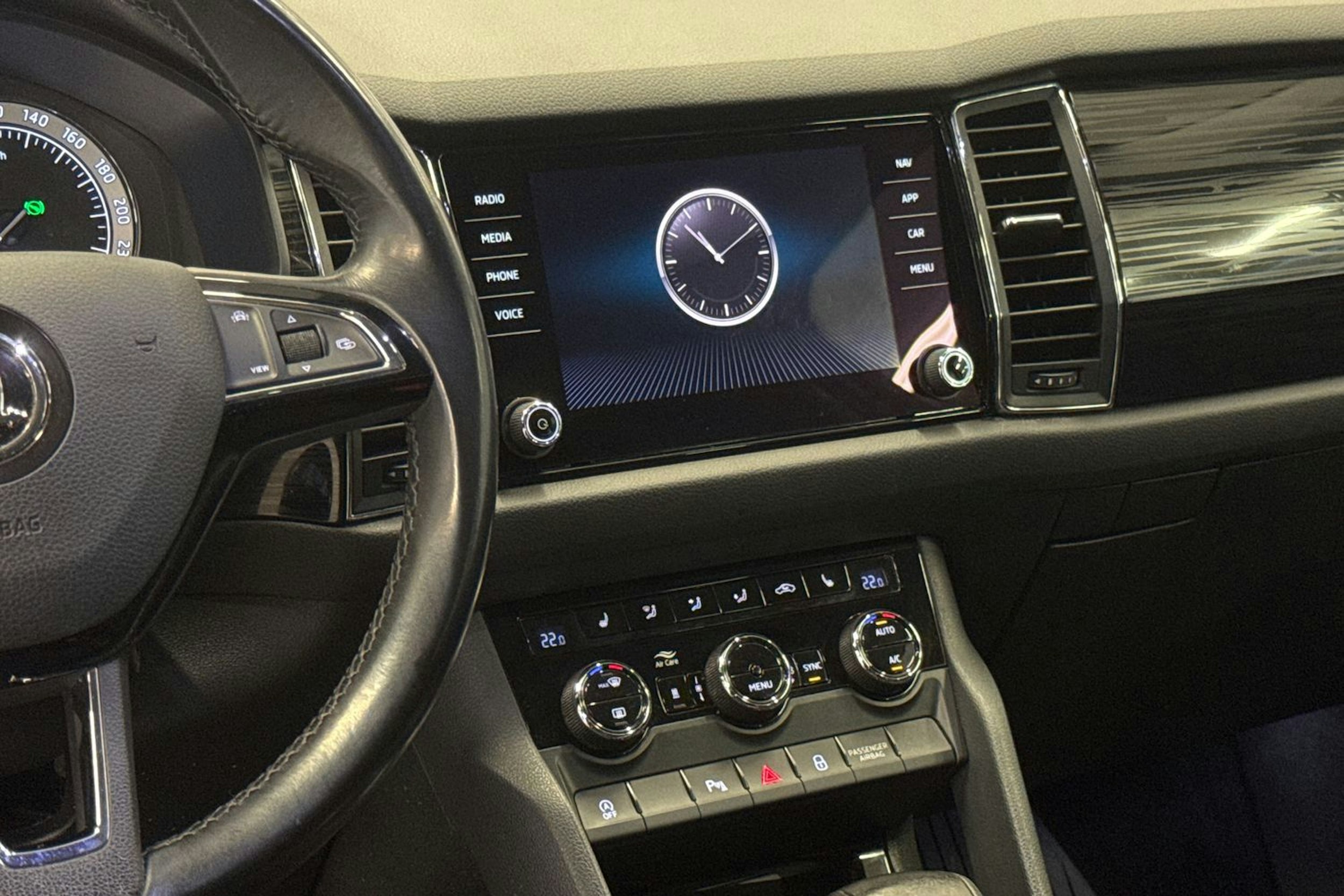 harmaa Skoda Kodiaq 2019 kuva 22.