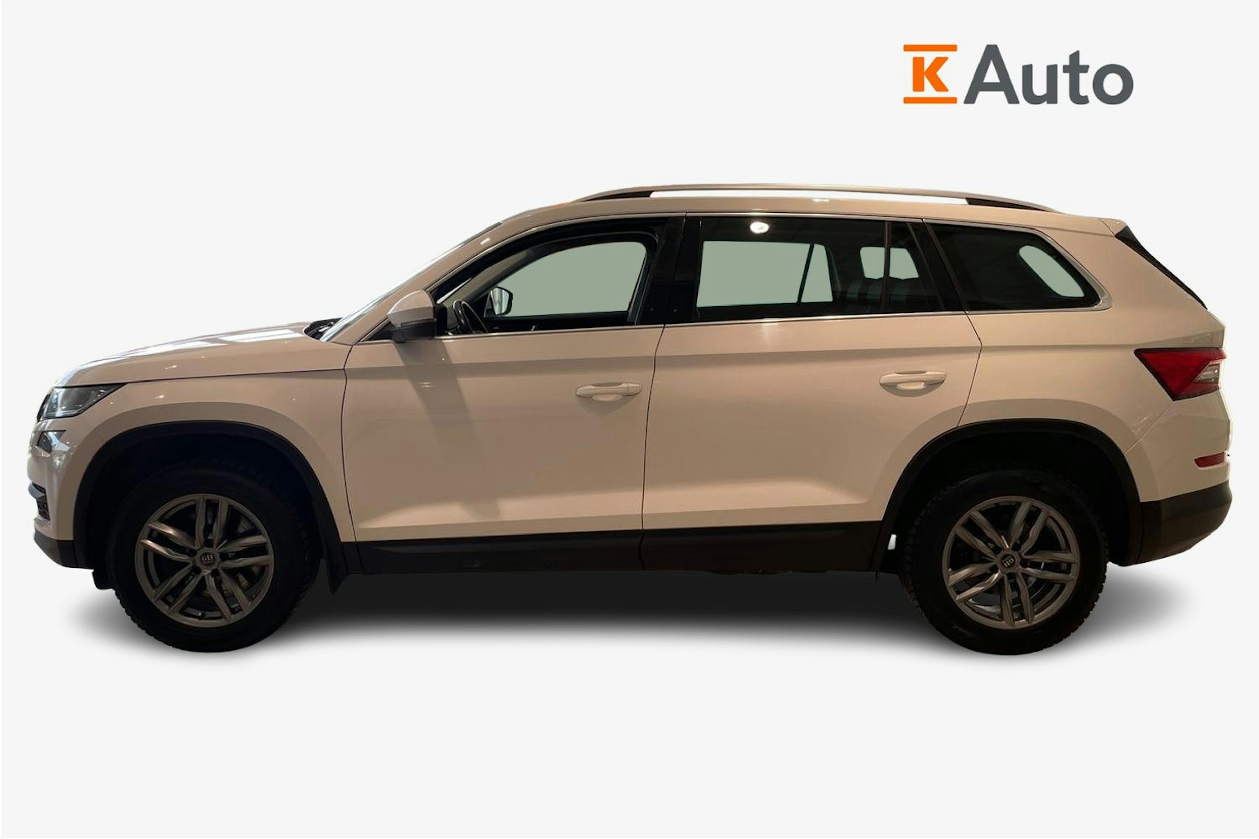Valkoinen Skoda KODIAQ 2019 kuva 6.