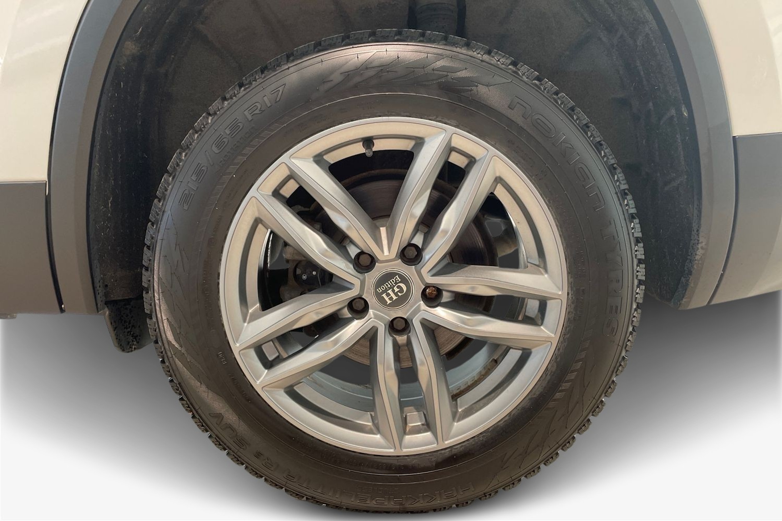 Valkoinen Skoda KODIAQ 2019 kuva 11.