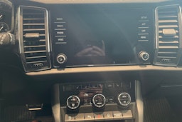 Valkoinen Skoda KODIAQ 2019 kuva 18.