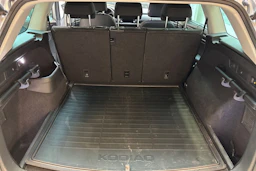 harmaa Skoda Kodiaq 2019 kuva 16.