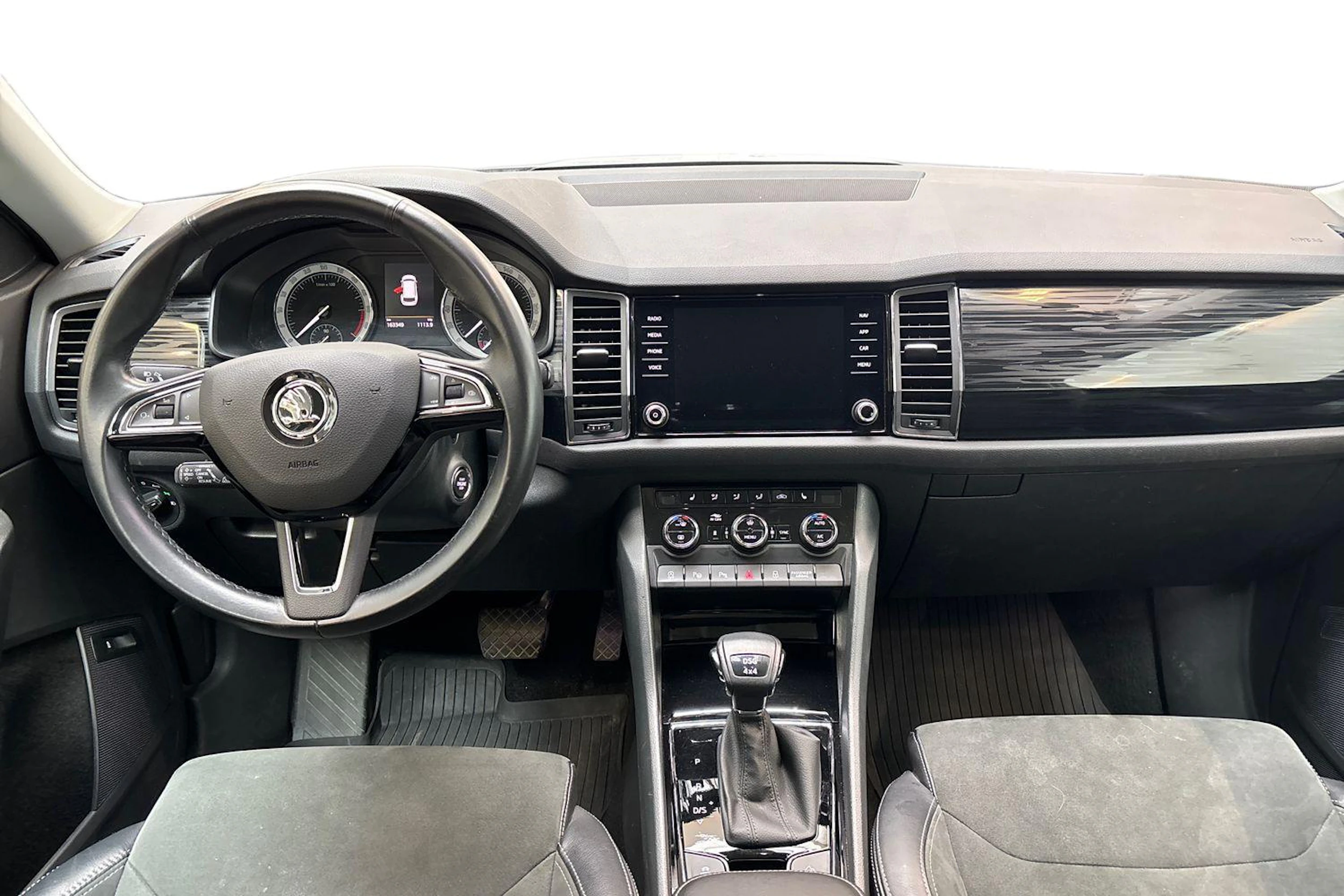 valkoinen Skoda Kodiaq 2019 kuva 7.