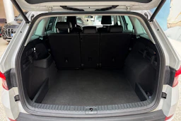 valkoinen Skoda Kodiaq 2019 kuva 12.