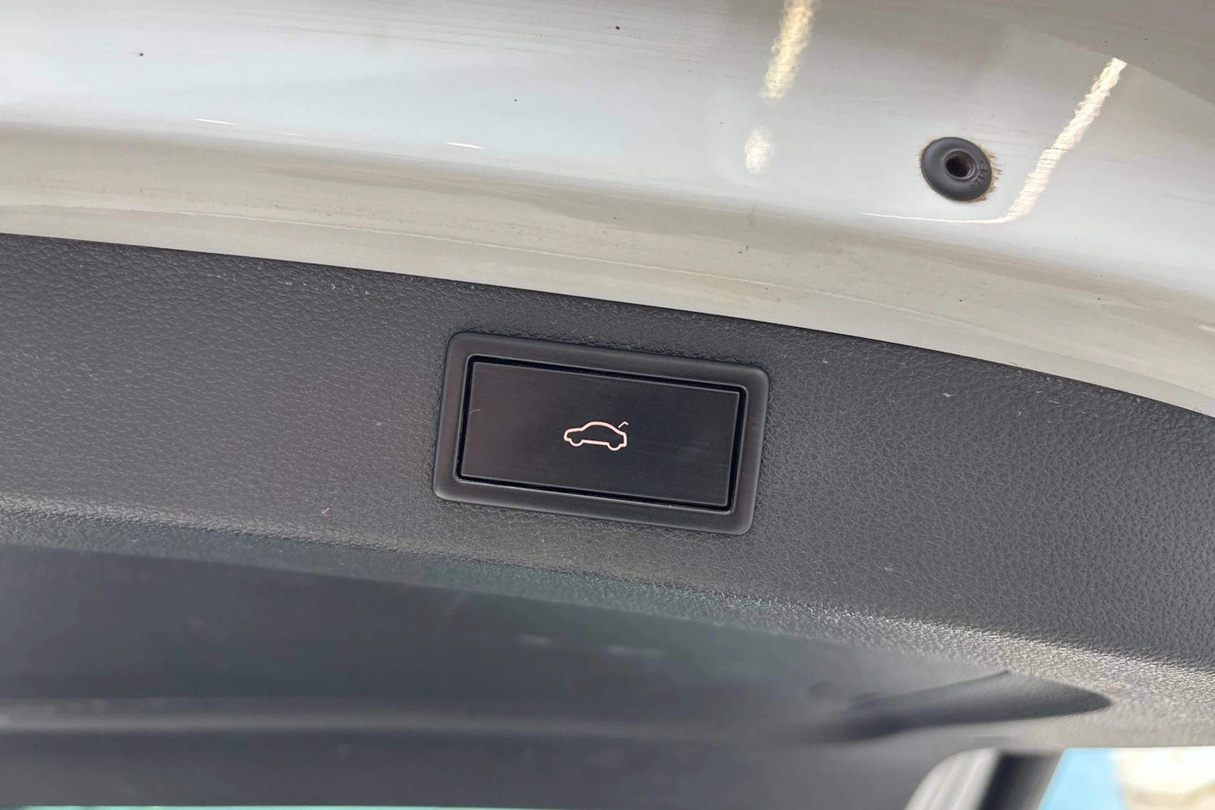 valkoinen Skoda Kodiaq 2019 kuva 13.