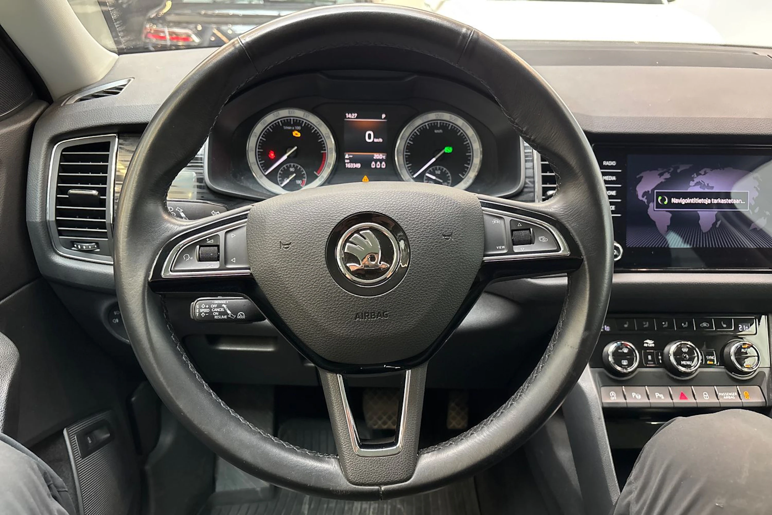 valkoinen Skoda Kodiaq 2019 kuva 20.