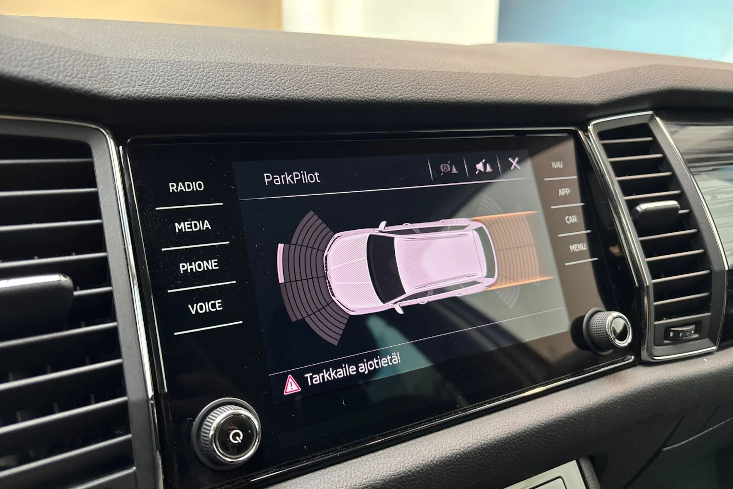 valkoinen Skoda Kodiaq 2019 kuva 25.