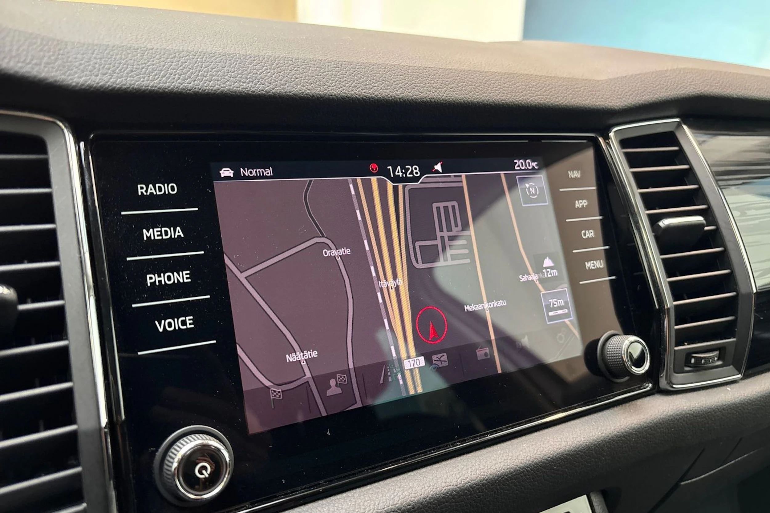 valkoinen Skoda Kodiaq 2019 kuva 26.