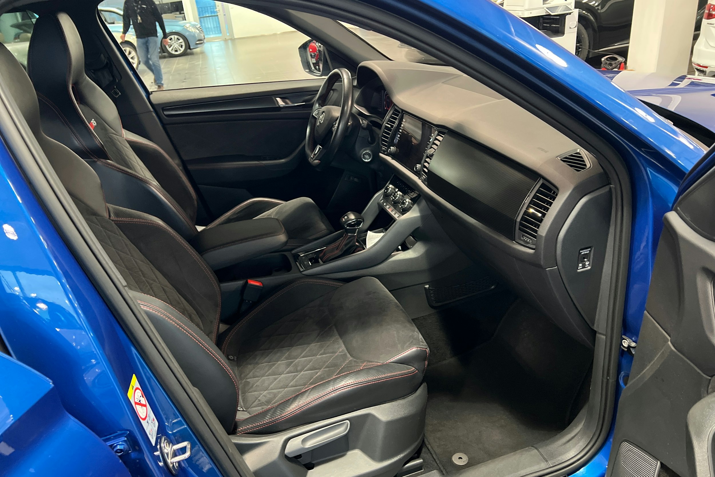 Sininen Skoda KODIAQ 2019 kuva 20.