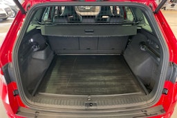 Punainen Skoda KODIAQ 2020 kuva 17.