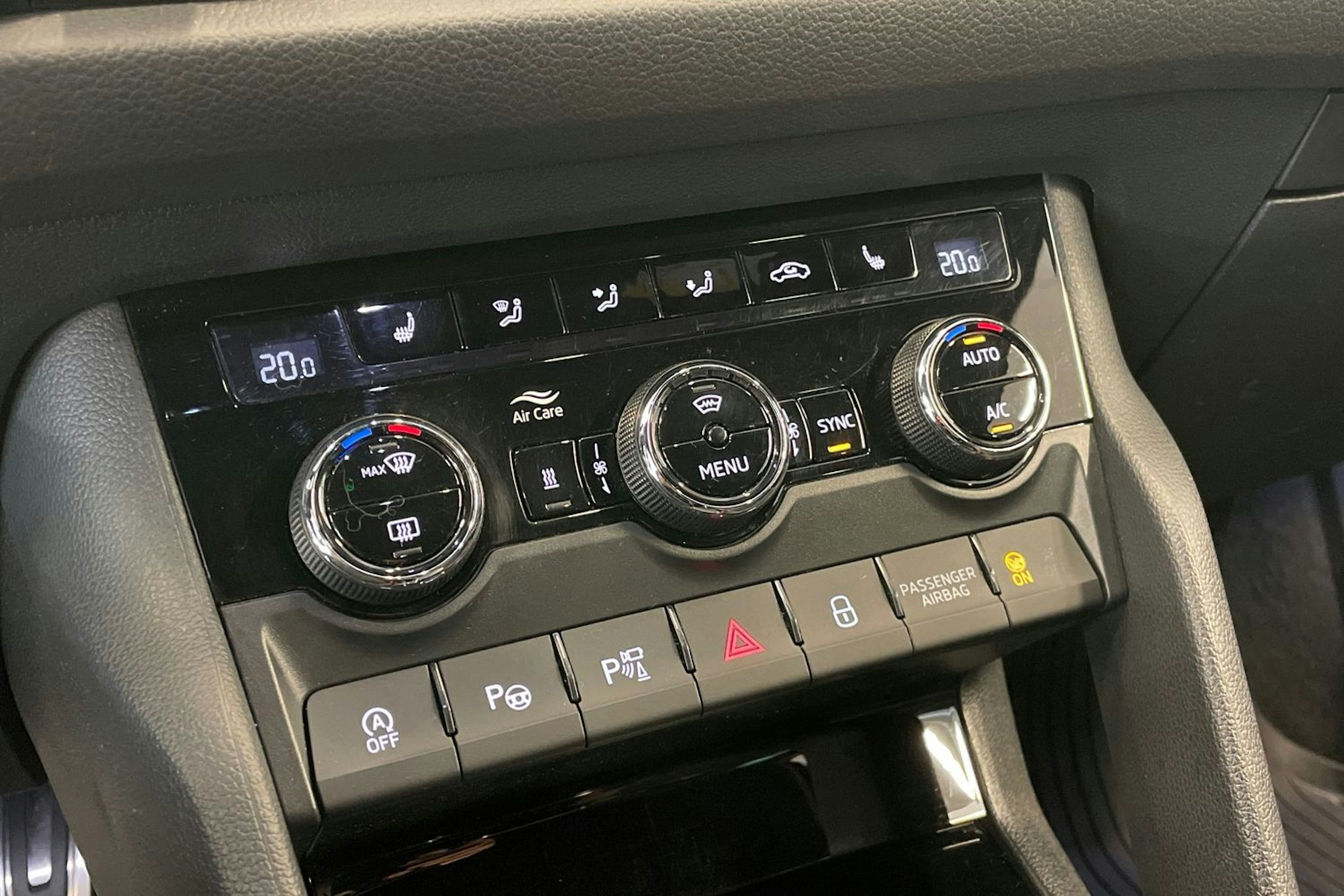 Punainen Skoda KODIAQ 2020 kuva 19.