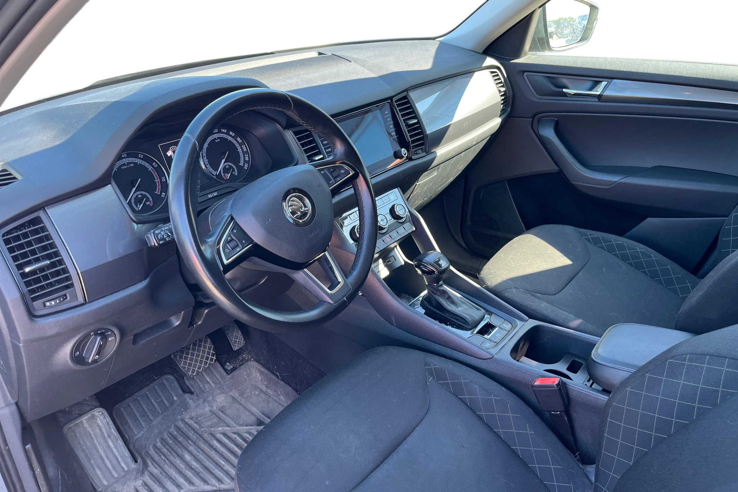 harmaa Skoda Kodiaq 2020 kuva 3.