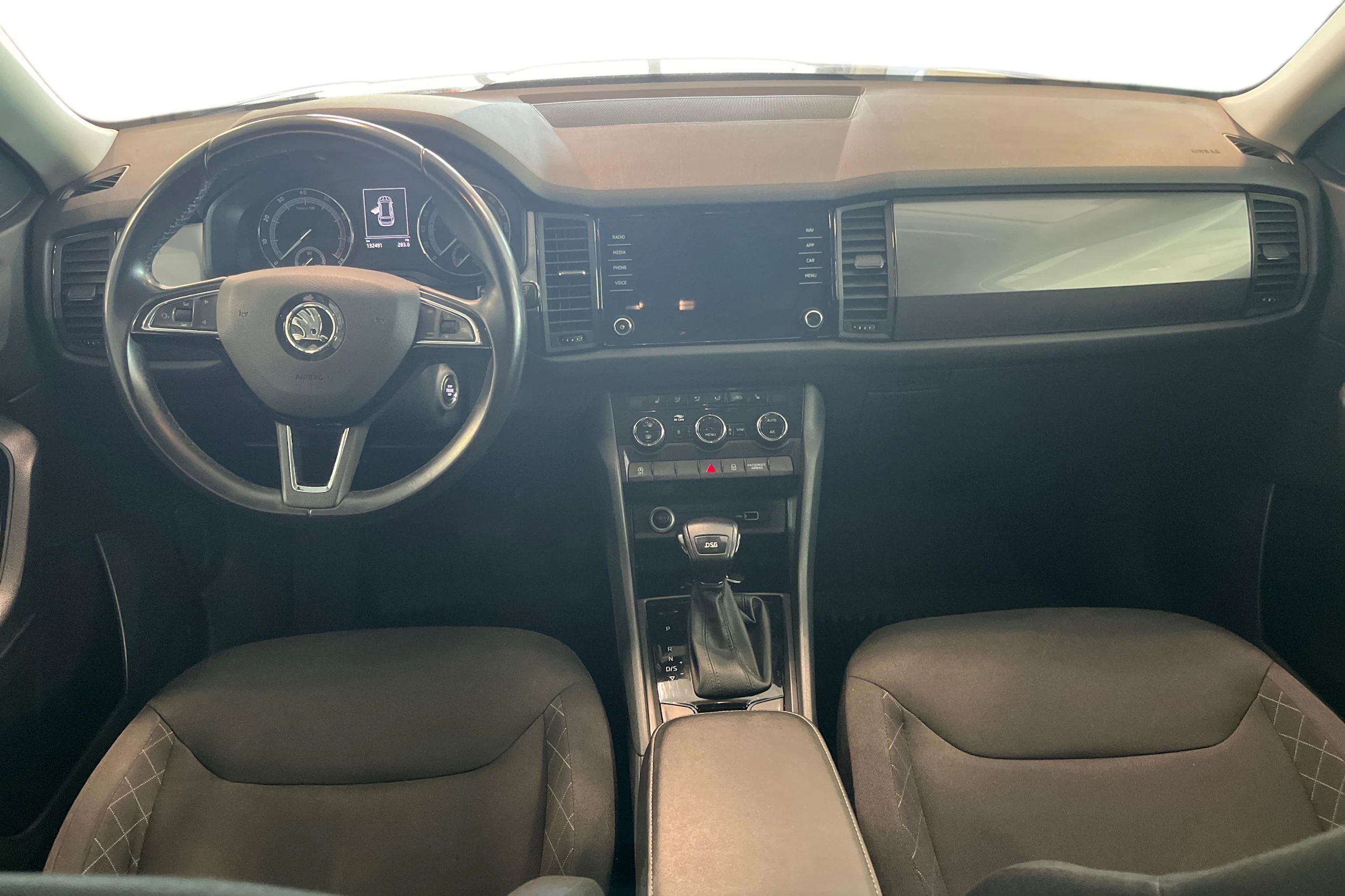 harmaa Skoda Kodiaq 2020 kuva 9.