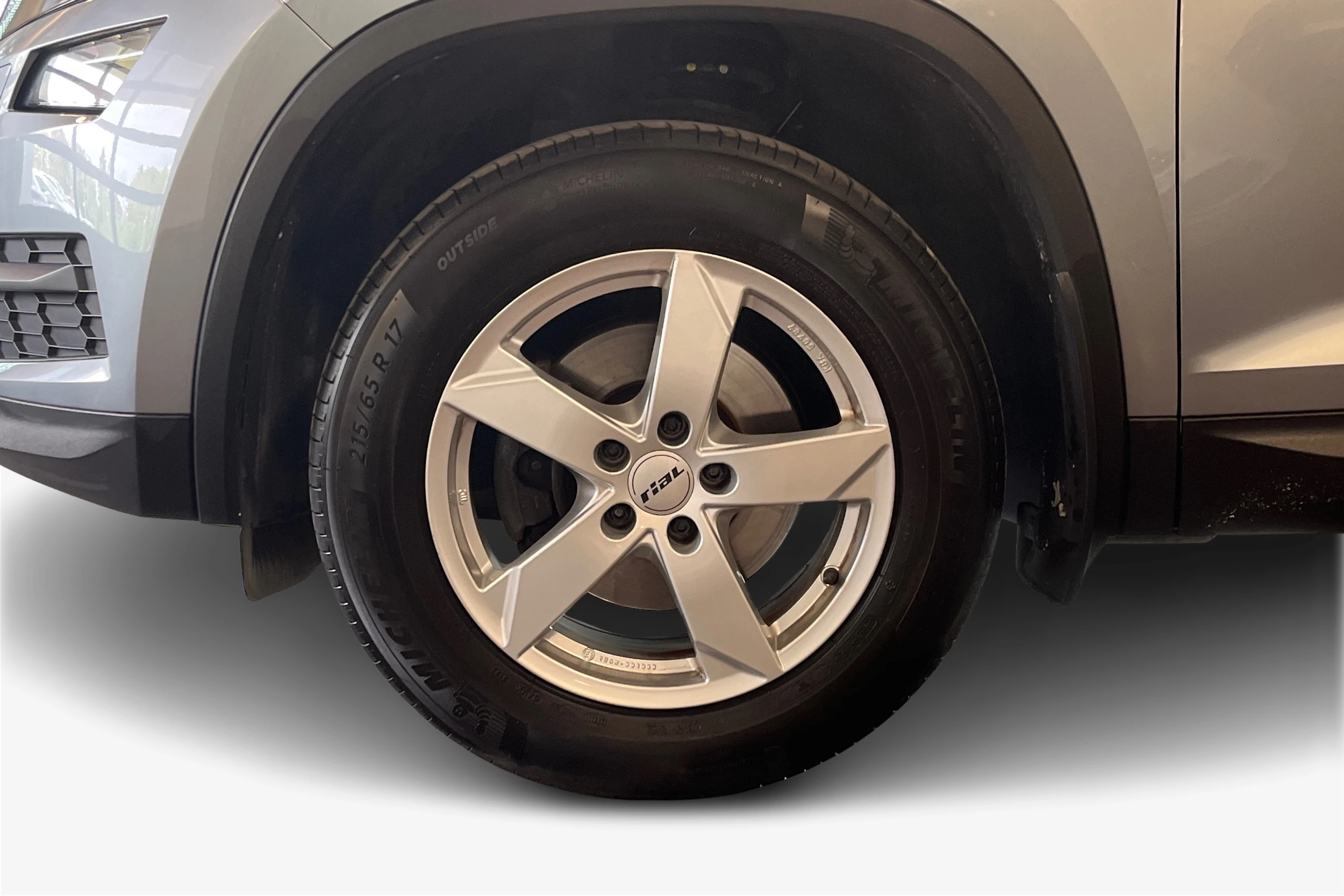 harmaa Skoda Kodiaq 2020 kuva 12.