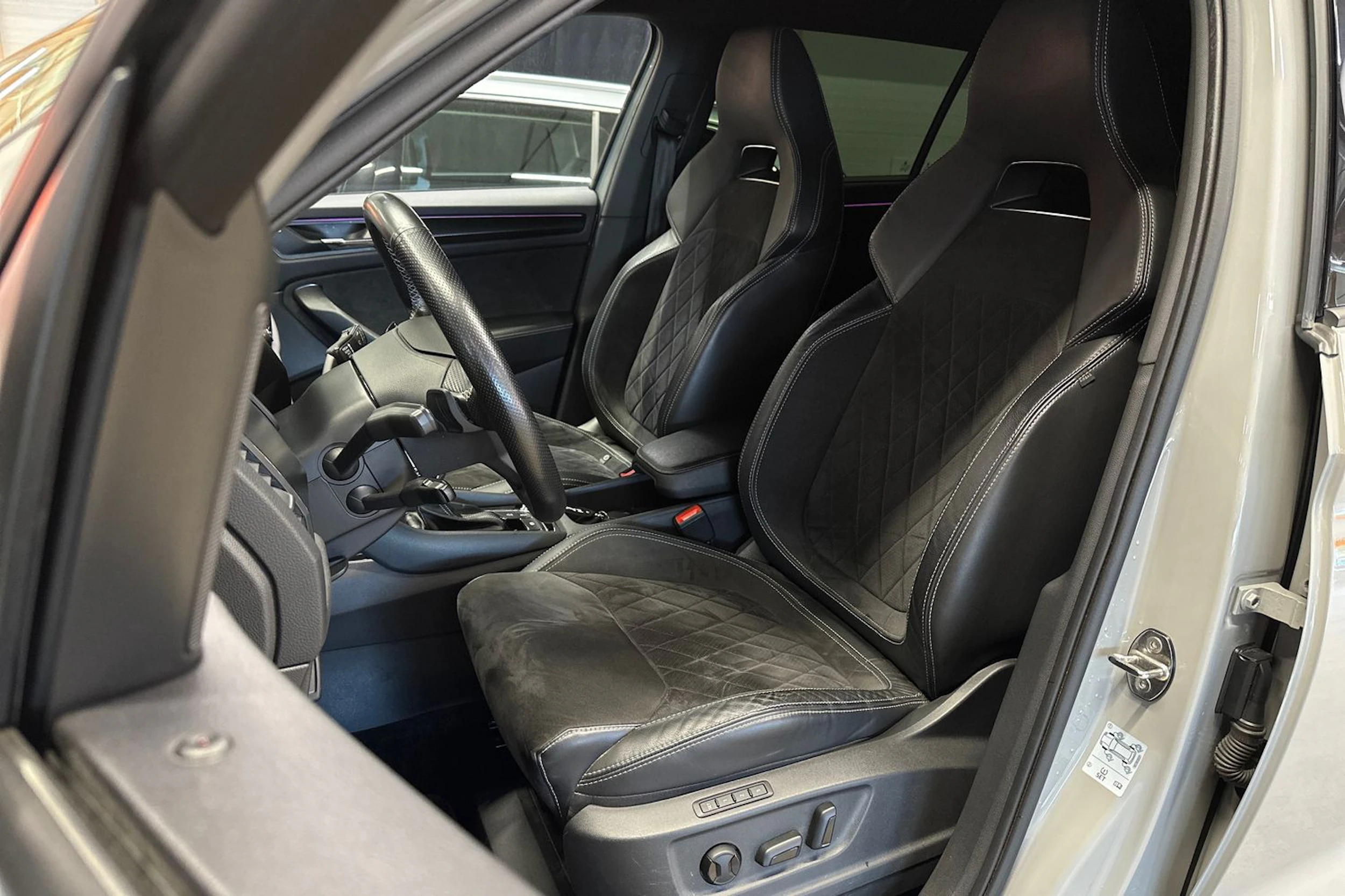 harmaa Skoda Kodiaq 2020 kuva 15.