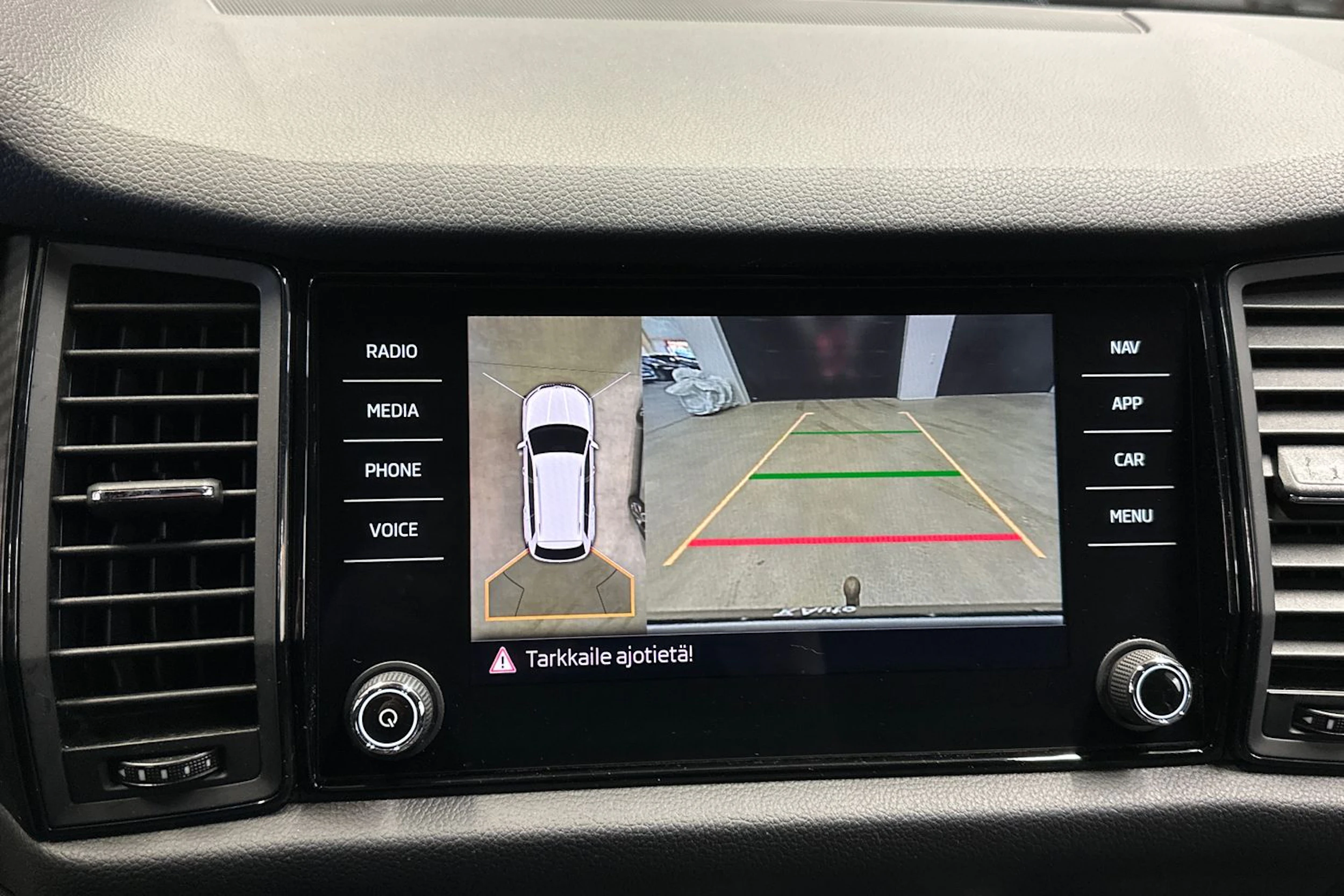 harmaa Skoda Kodiaq 2020 kuva 17.