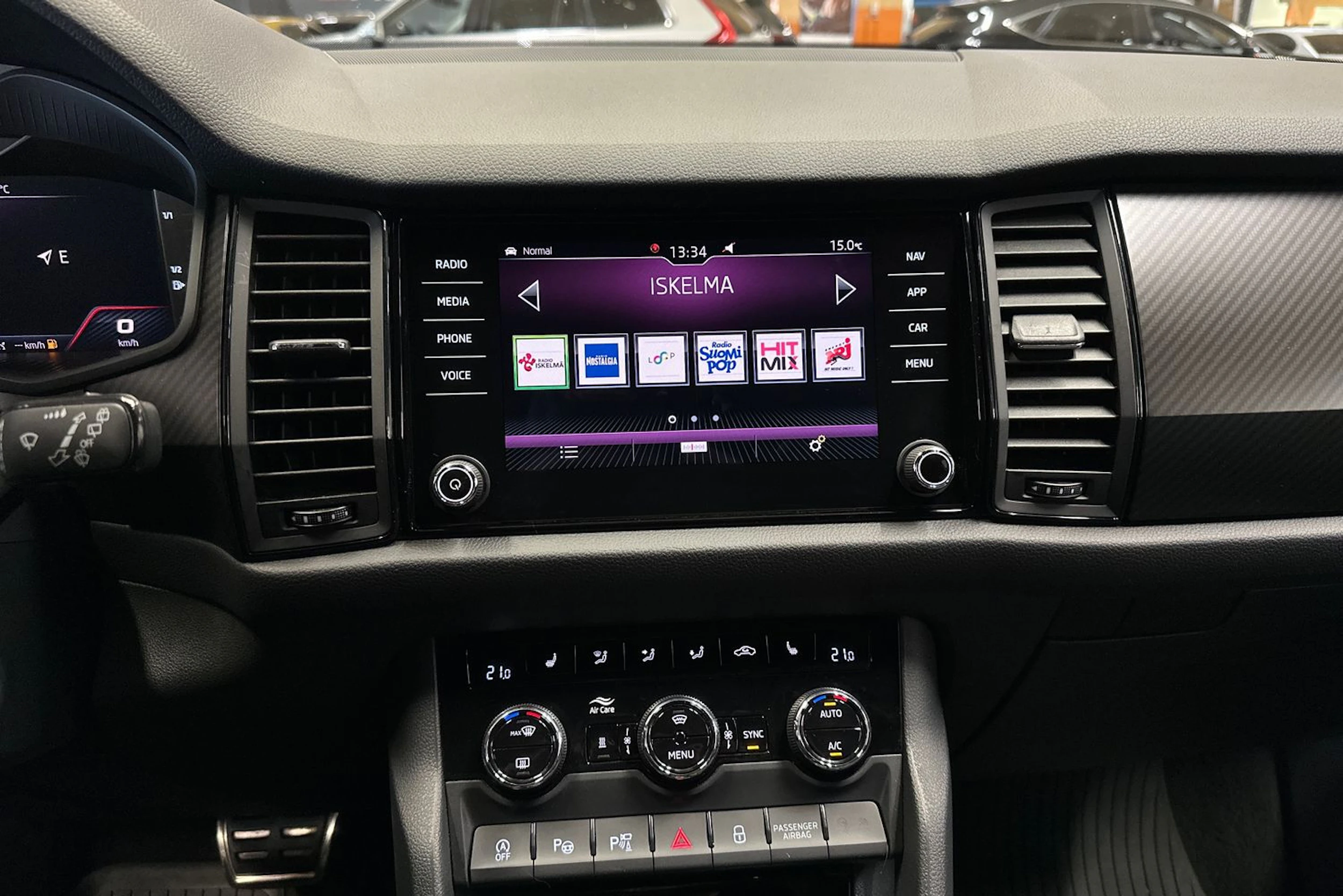 harmaa Skoda Kodiaq 2020 kuva 22.