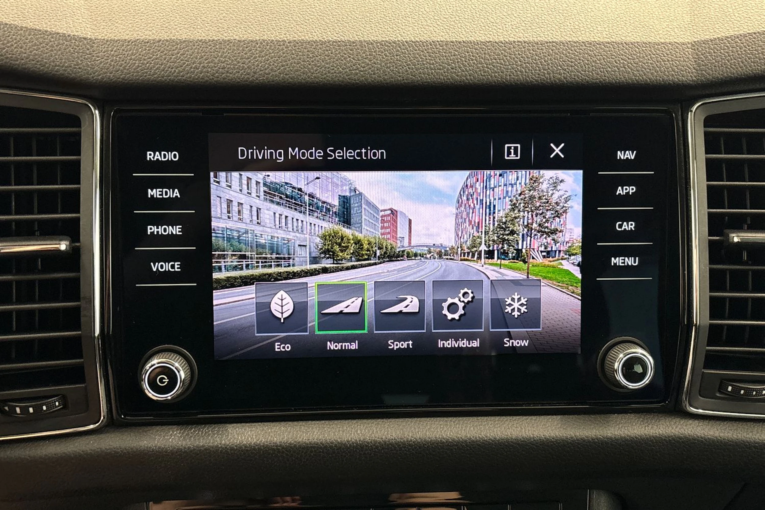 sininen Skoda Kodiaq 2020 kuva 18.