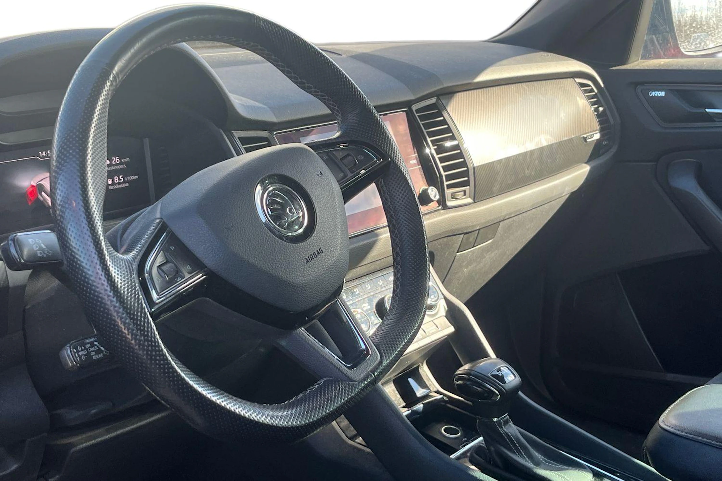 punainen Skoda Kodiaq 2020 kuva 3.