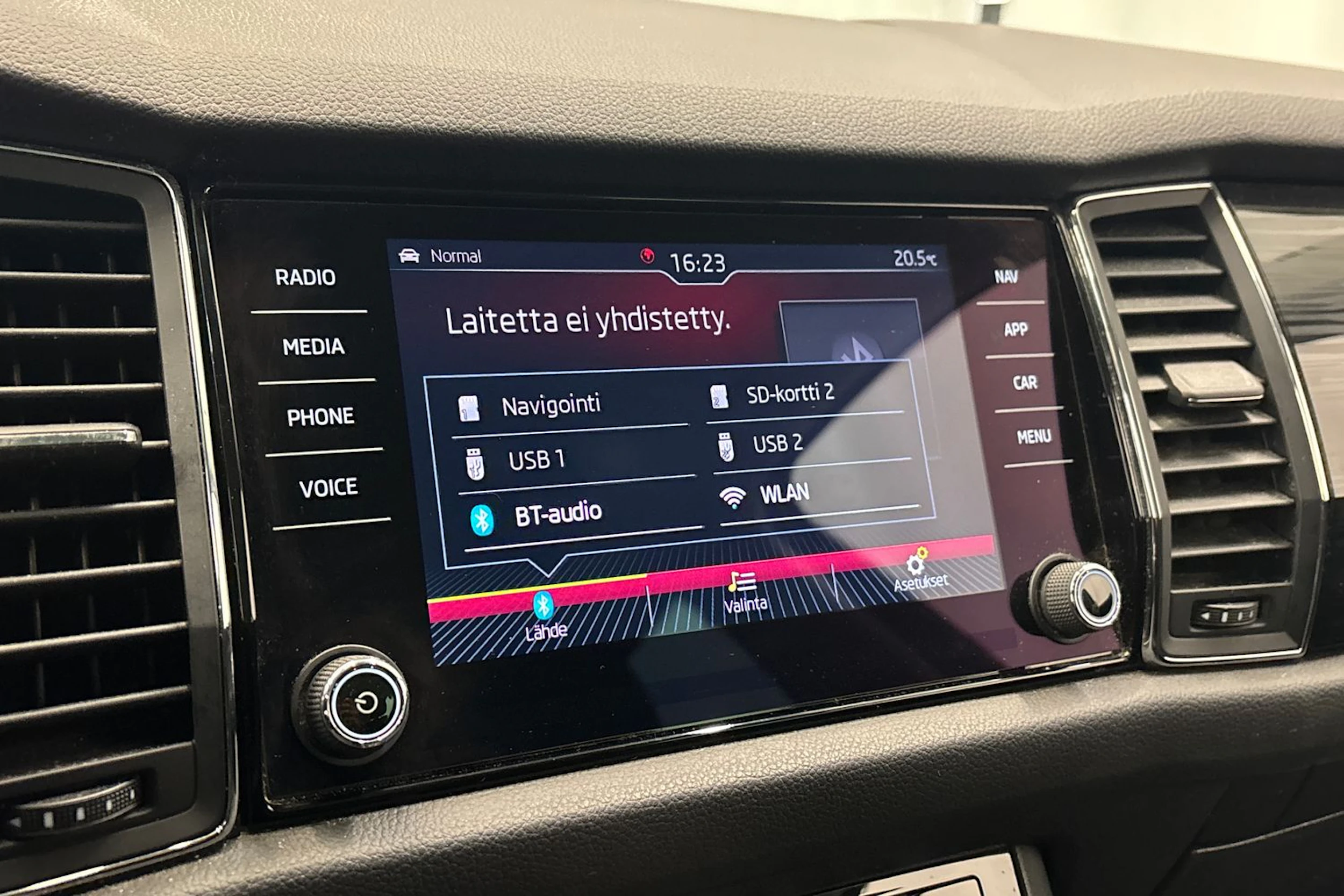 sininen Skoda Kodiaq 2020 kuva 30.