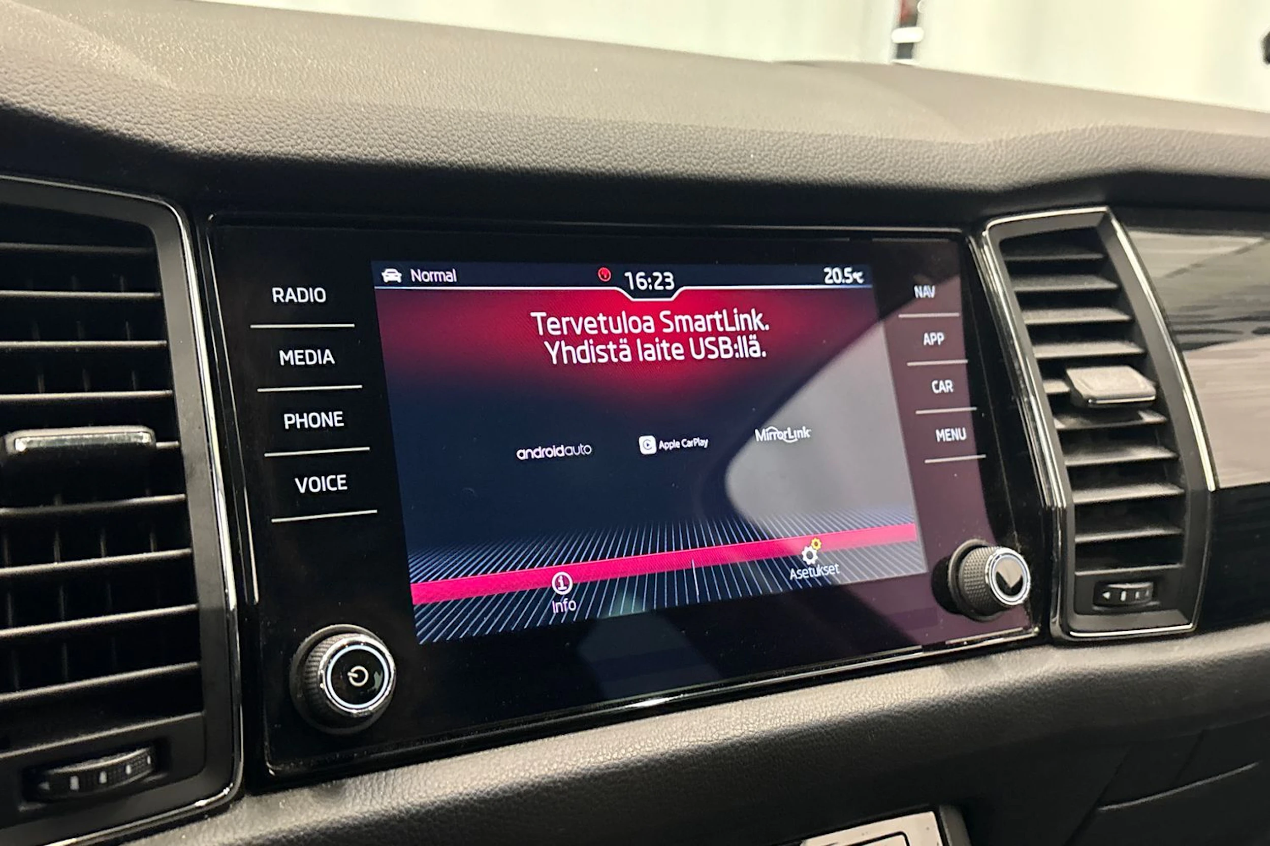 sininen Skoda Kodiaq 2020 kuva 31.