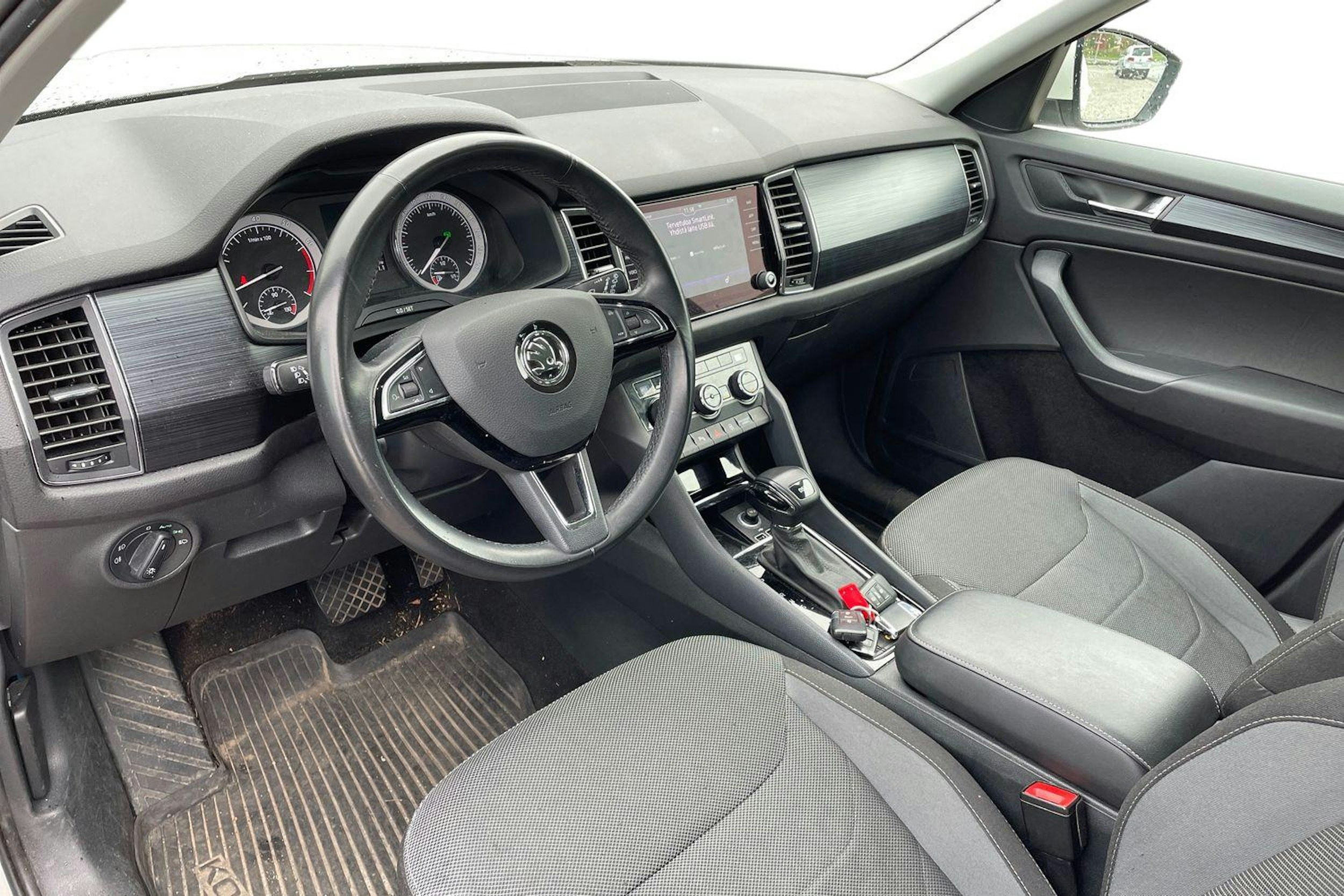 valkoinen Skoda Kodiaq 2020 kuva 3.