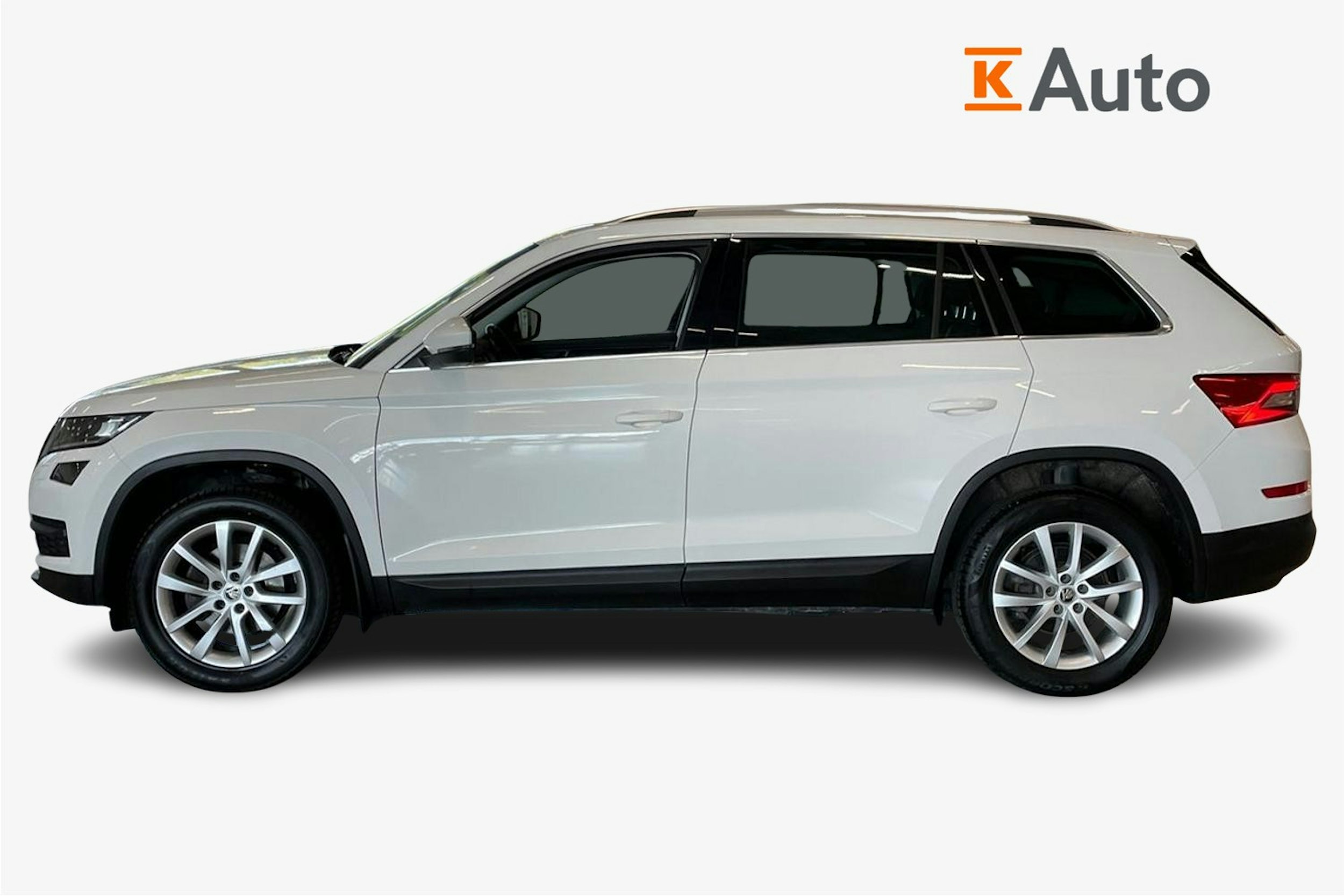 valkoinen Skoda Kodiaq 2020 kuva 6.