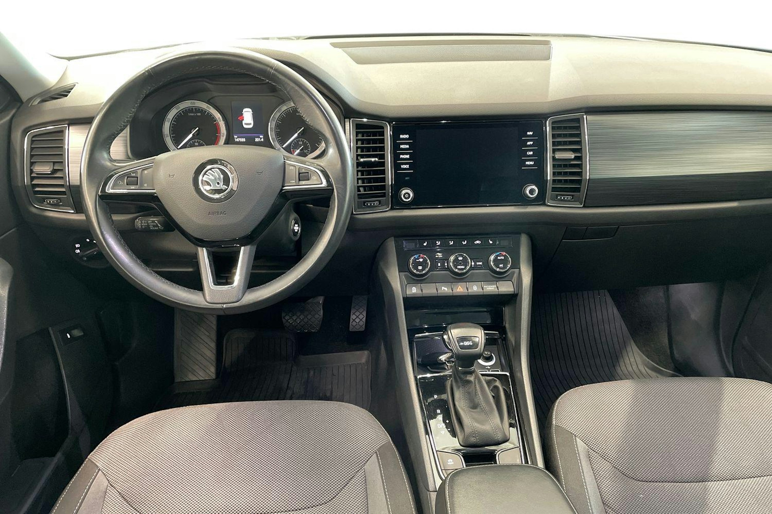 valkoinen Skoda Kodiaq 2020 kuva 9.