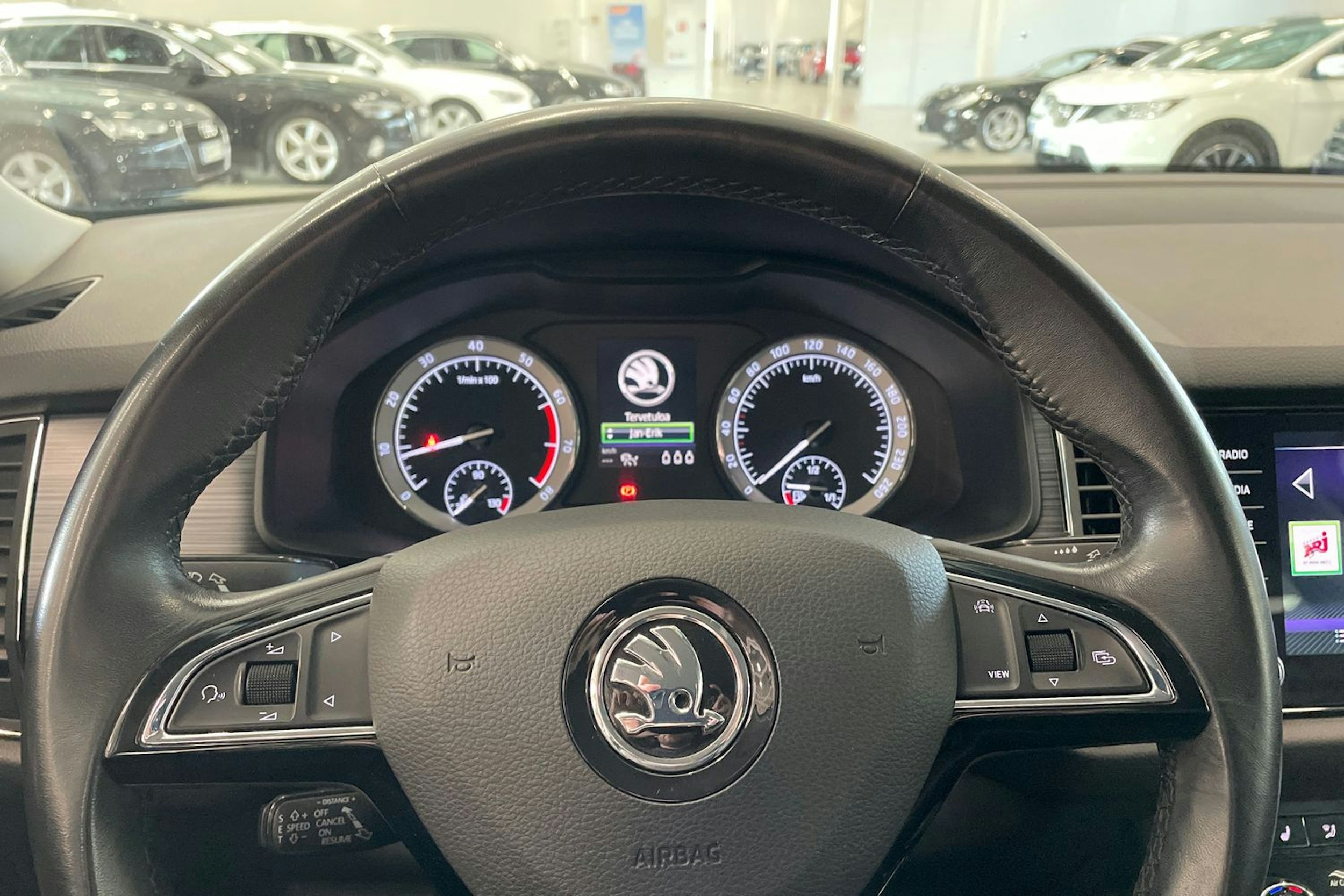 valkoinen Skoda Kodiaq 2020 kuva 15.